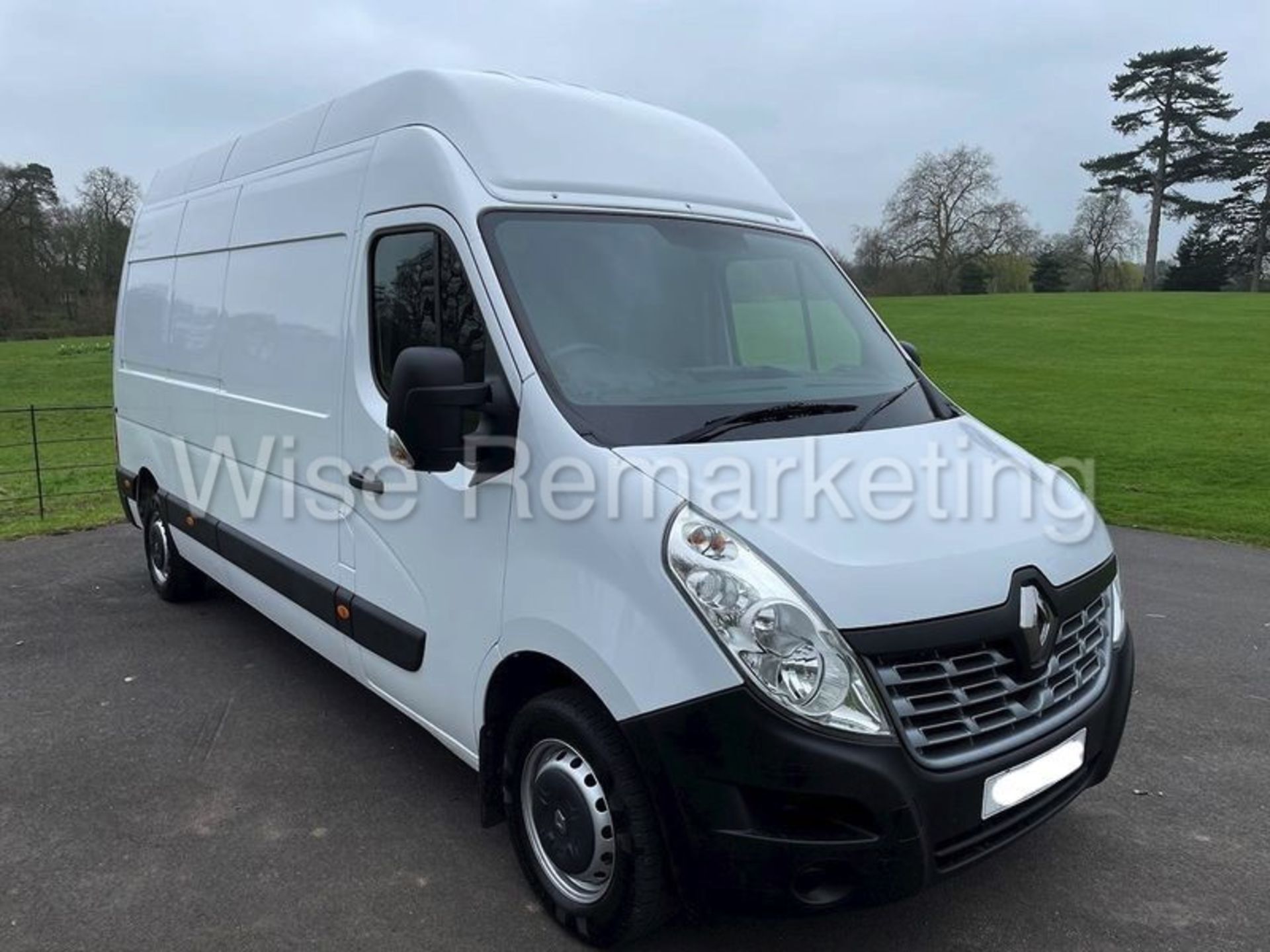 Renault Master L3H3 *LWB - Super Roof* (2018 ~ Euro 6 Compliant) Air Con - Electric Pack (1 Owner) - Image 6 of 11