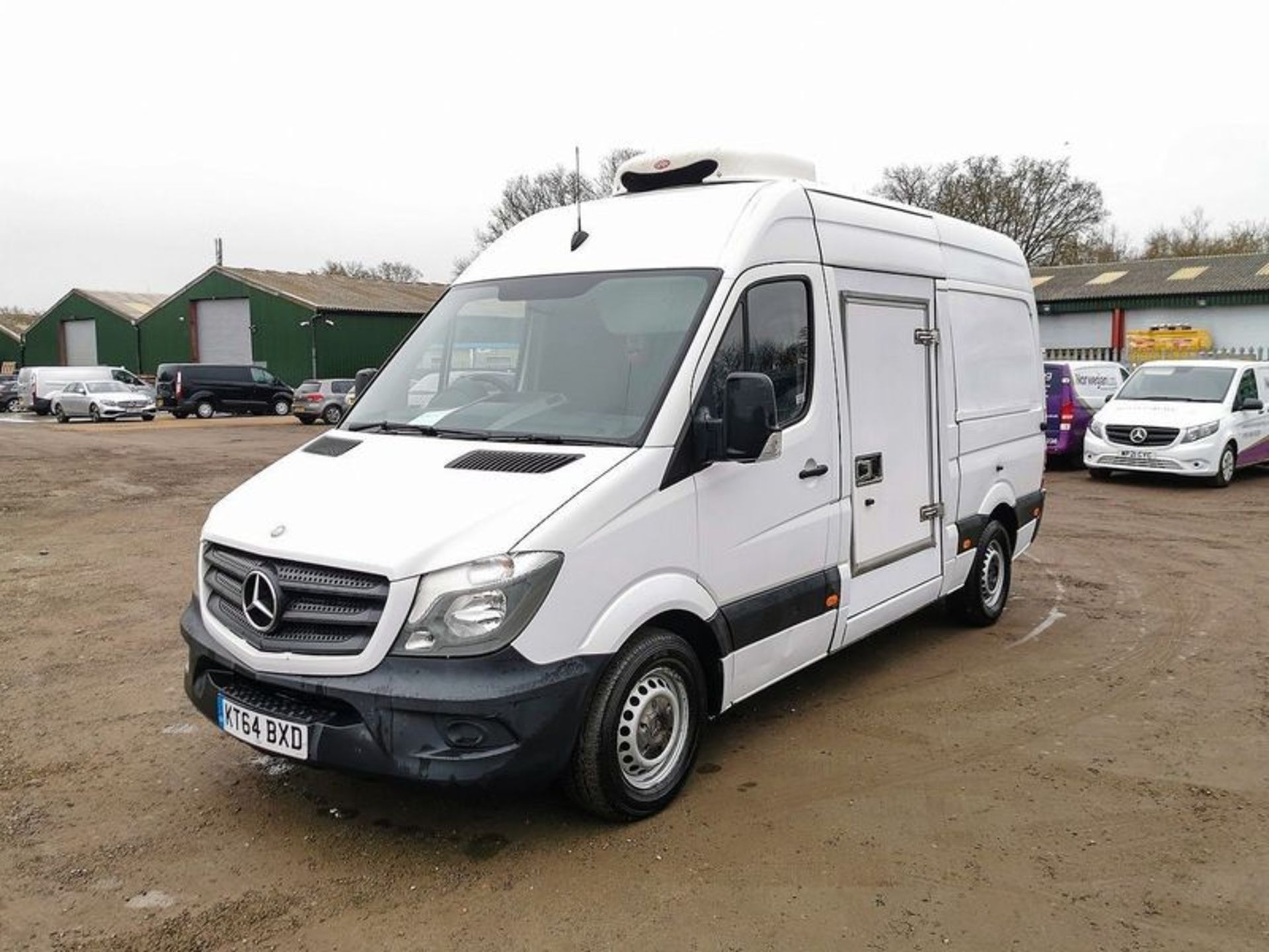 (RESERVE MET)Mercedes Benz Sprinter 313CDI (2015 Model) 2.1CDI MWB (L2H2) Fridge /Freezer van - Image 2 of 4