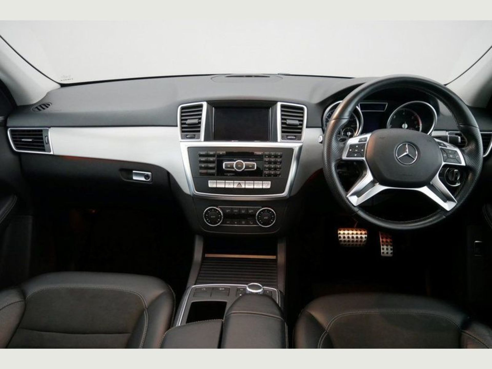 (Reserve Met) Mercedes ML250d AUTO "AMG-LINE PREMIUM" (NEW SHAPE) 14 Reg - Mega Spec -Sunroof-No Vat - Image 2 of 4