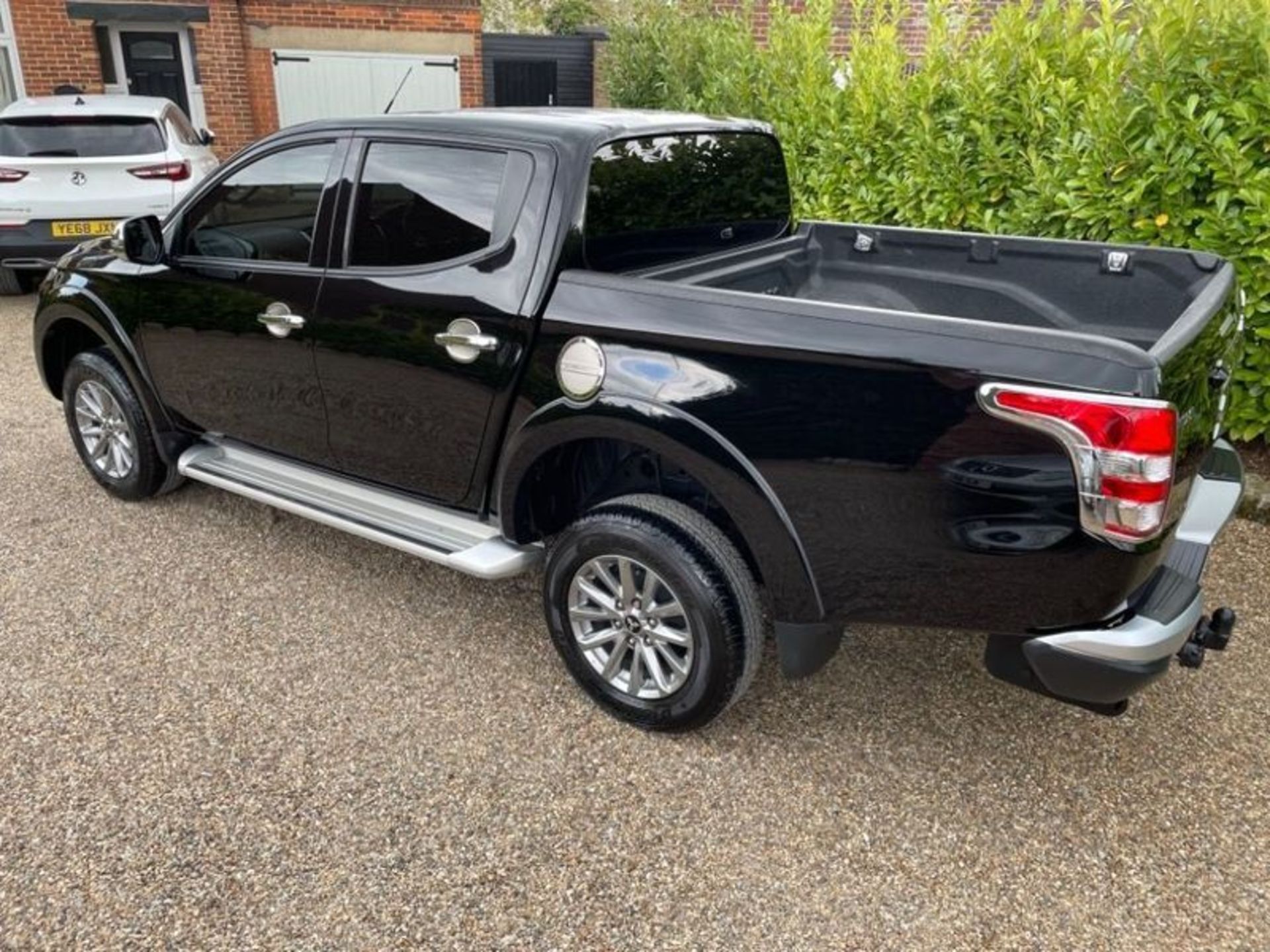Mitsubishi L200 "Barbarian" Auto (178) 2018 Model - 1 Owner -Leather -Sat Nav -Cruise - Fully Loaded - Image 3 of 7