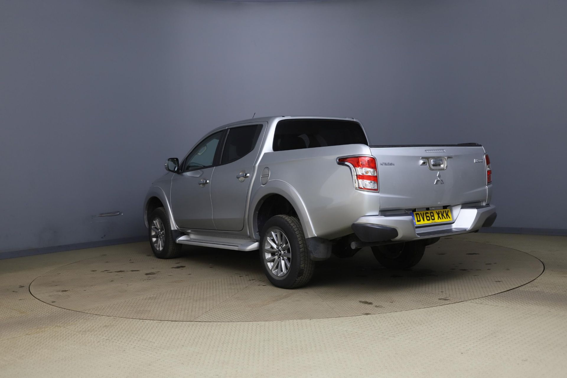 Mitsubishi L200 2.4 DI-D Double Cab Barbarian - 2019 Model - 1 Owner - Only 17K Miles - Image 3 of 12