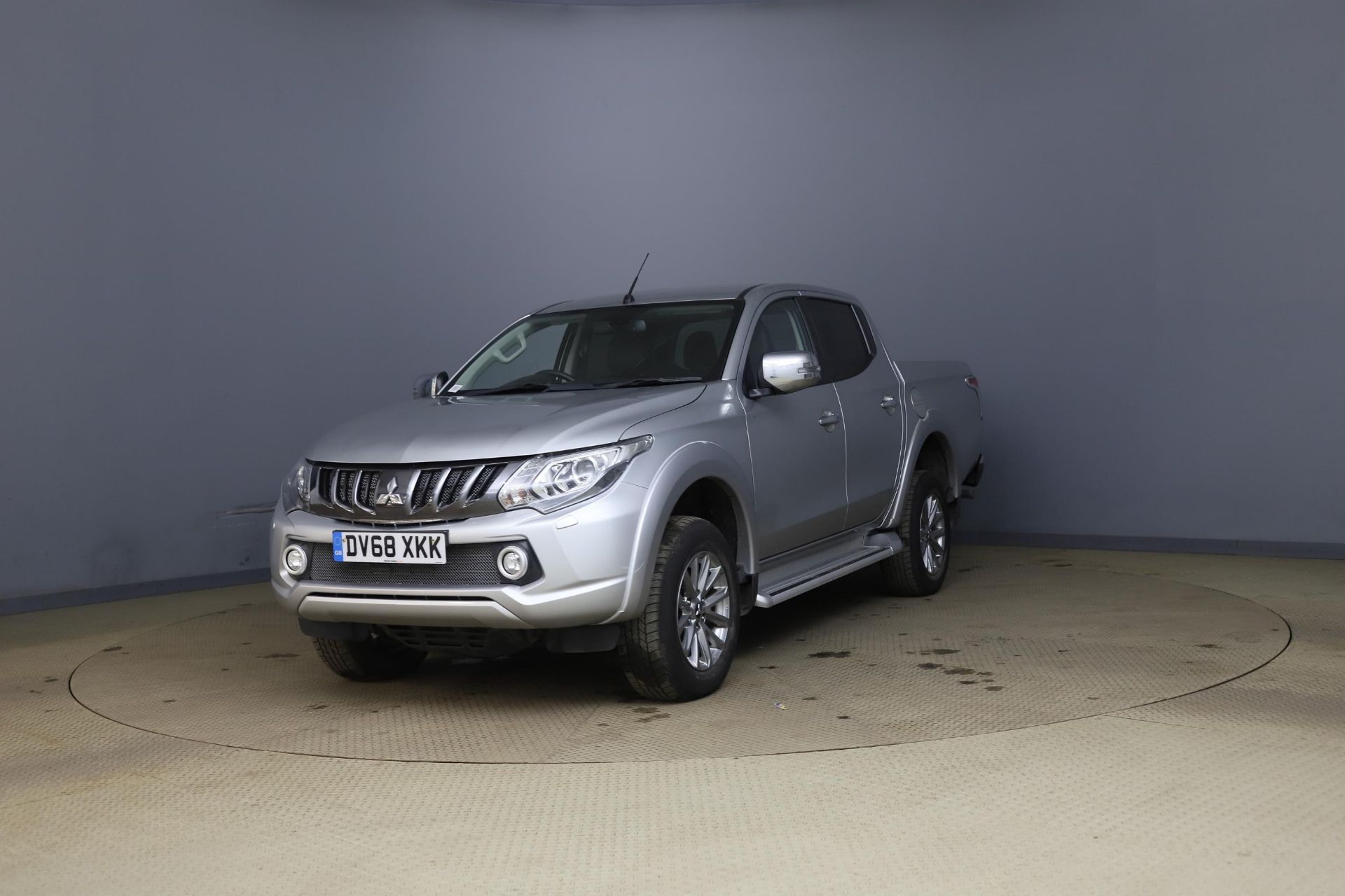 Mitsubishi L200 2.4 DI-D Double Cab Barbarian - 2019 Model - 1 Owner - Only 17K Miles - Image 4 of 12