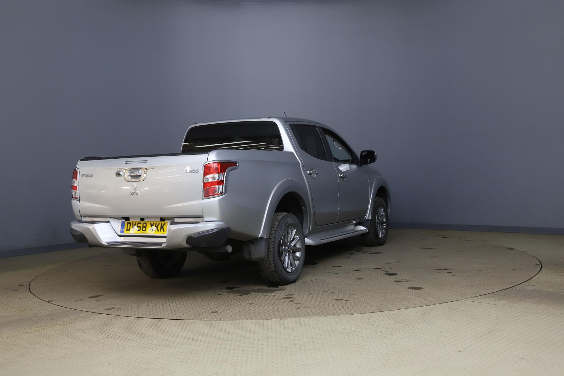 Mitsubishi L200 2.4 DI-D Double Cab Barbarian - 2019 Model - 1 Owner - Only 17K Miles - Image 2 of 12