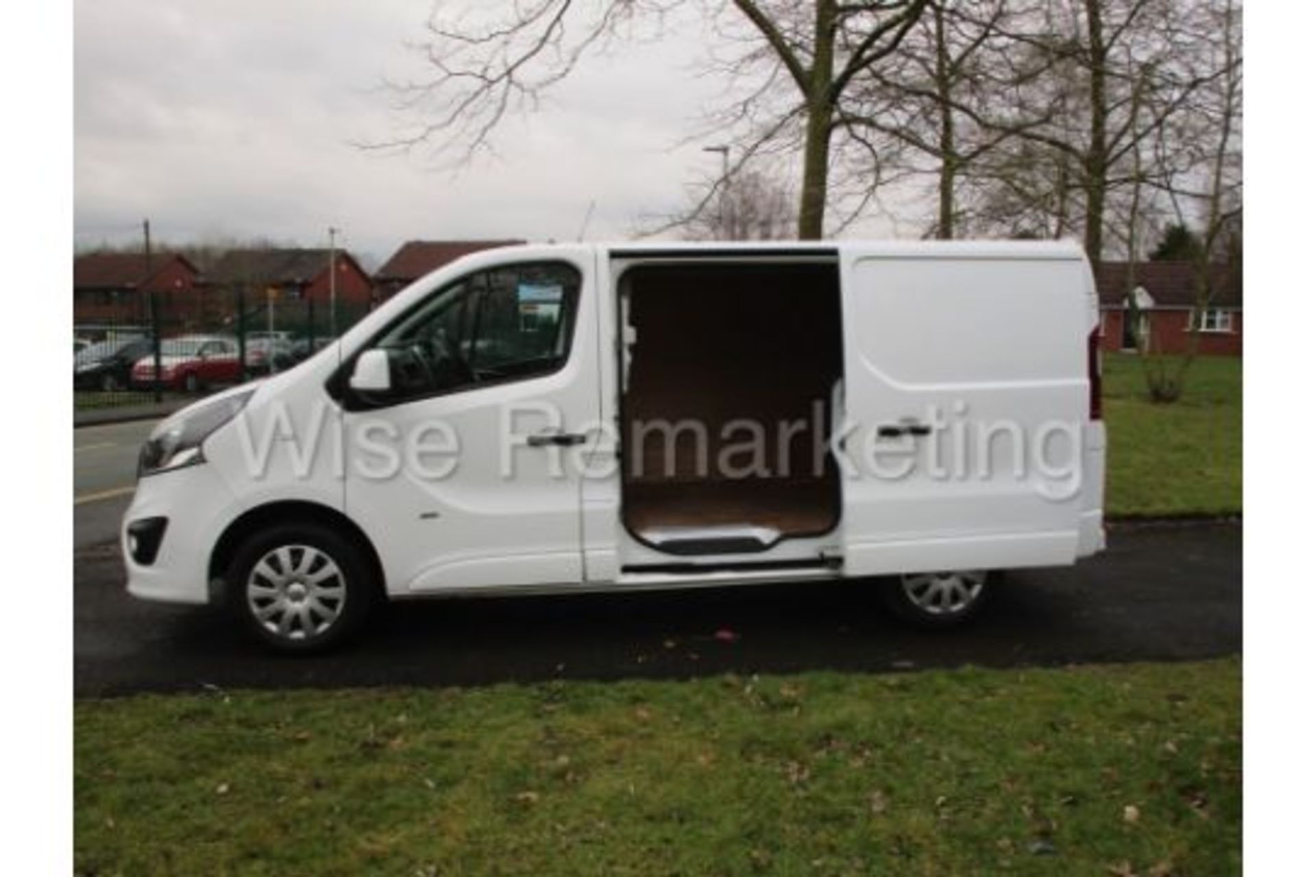 (RESERVE MET) Vauxhall Vivaro *Sport Edition* SWB (2018 Euro 6 / U-LEZ Compliant) 1.6 CDTI EcoFlex - Image 7 of 9