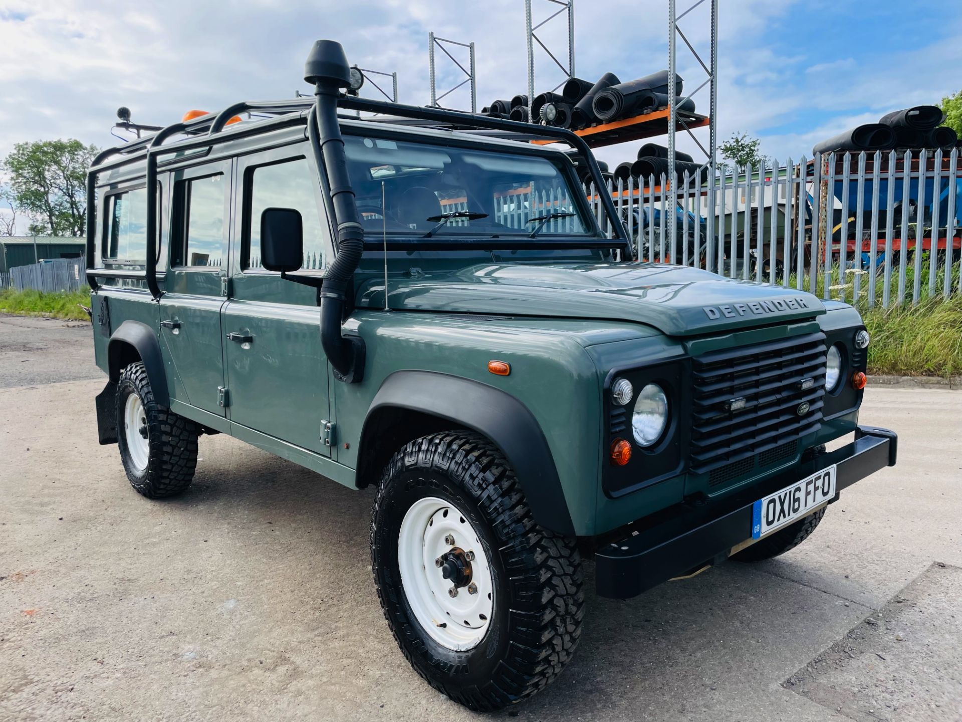 (Reserve Met) LAND ROVER DEFENDER 110 2.2TDCI COUNTY STATION WAGON (2016)1 OWNER -25K WITH HISTORY - Image 5 of 20