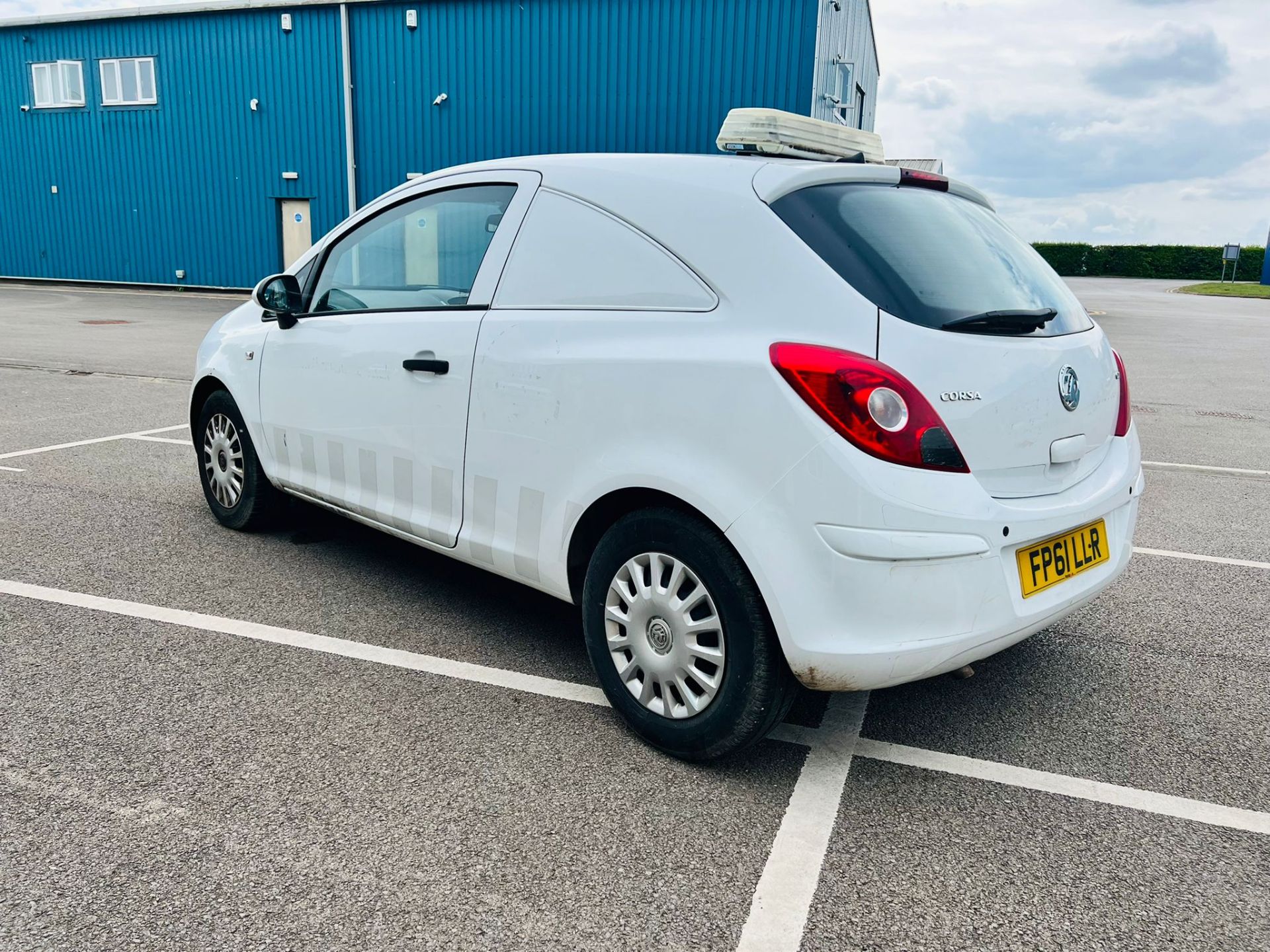 * Reserve Met * Vauxhall Corsa 1.3Cdti Ecoflex Van 2012 Model - 62k miles only - Air con - - Image 5 of 15