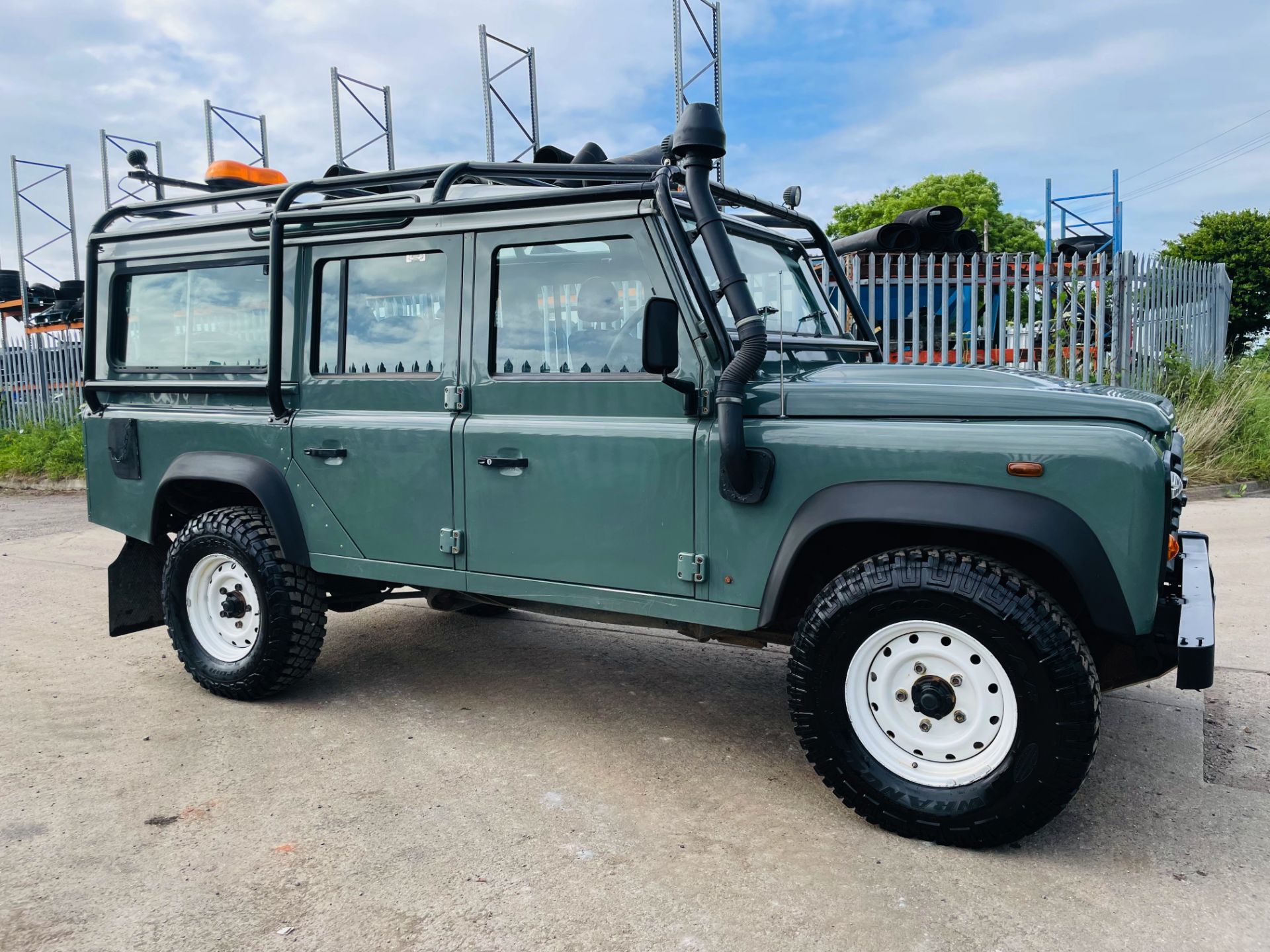 (Reserve Met) LAND ROVER DEFENDER 110 2.2TDCI COUNTY STATION WAGON (2016)1 OWNER -25K WITH HISTORY - Image 7 of 20