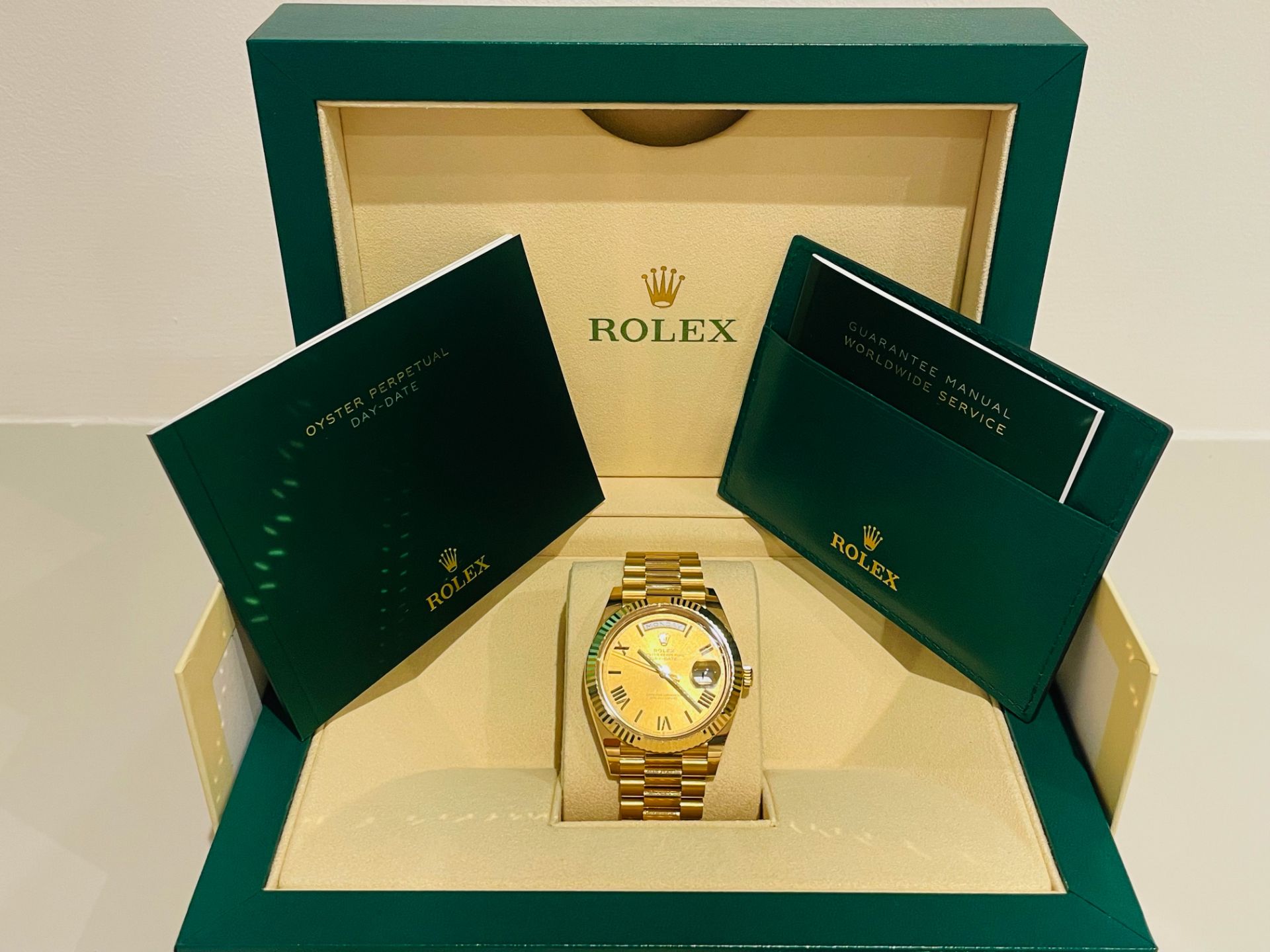 ROLEX DAY-DATE 40MM *18CT GOLD* (2022 NEW / UNWORN) CHAMPAGNE DIAL -PRESIDENT BRACELET - Image 5 of 16