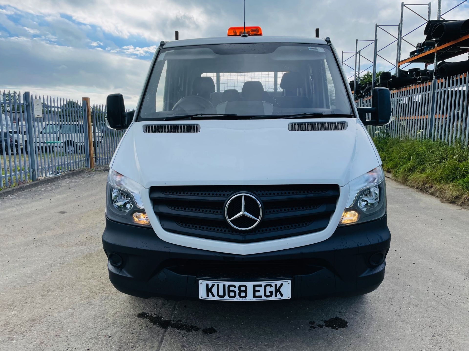 Mercedes Sprinter 314cdi LWB Crew Cab Tipper *2019 Model* Euro 6-ULEZ Compliant-7 Seater-Low Mileage - Image 4 of 16