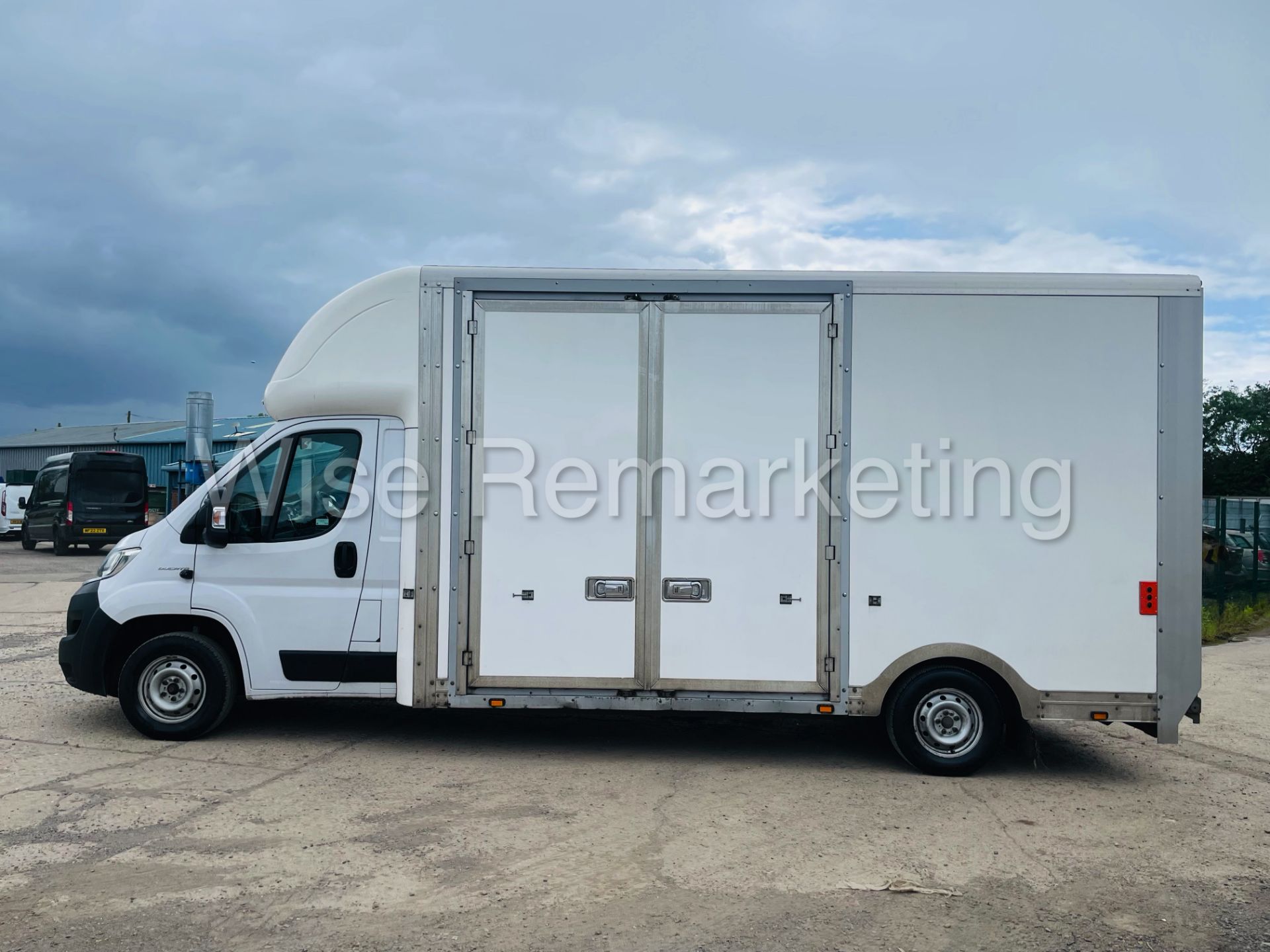 *Reserve Met* Fiat Ducato *LWB ~ Low Loader* (2020 ~ Euro 6 / U~LEZ) *Side Access / Tail lift* - Image 4 of 45