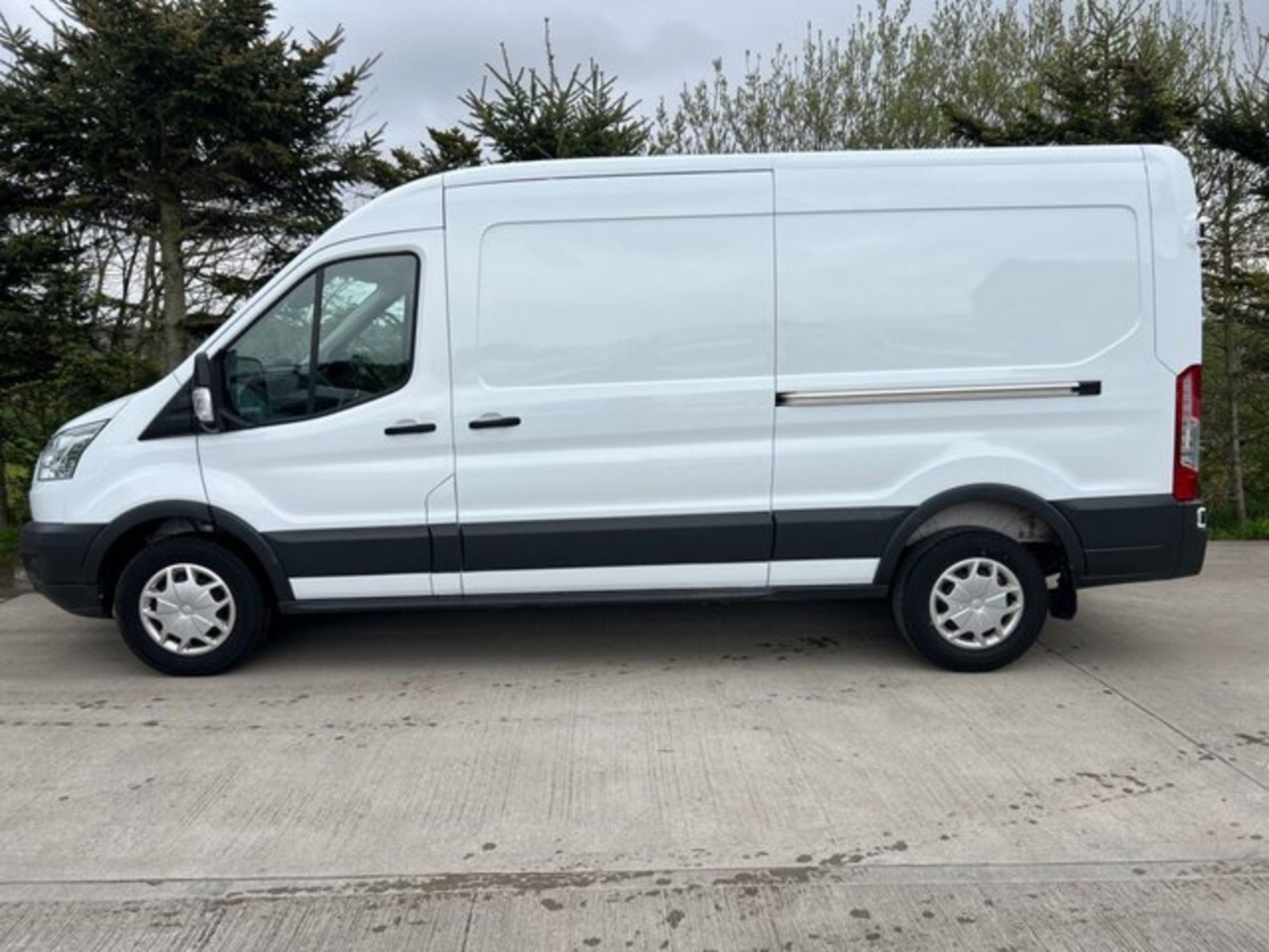 Ford Transit 130 T350 *LWB Panel Van* (2019 ~ Euro 6 / U~LEZ Compliant) *Air Con & Sat Nav* (3500KG) - Image 4 of 10