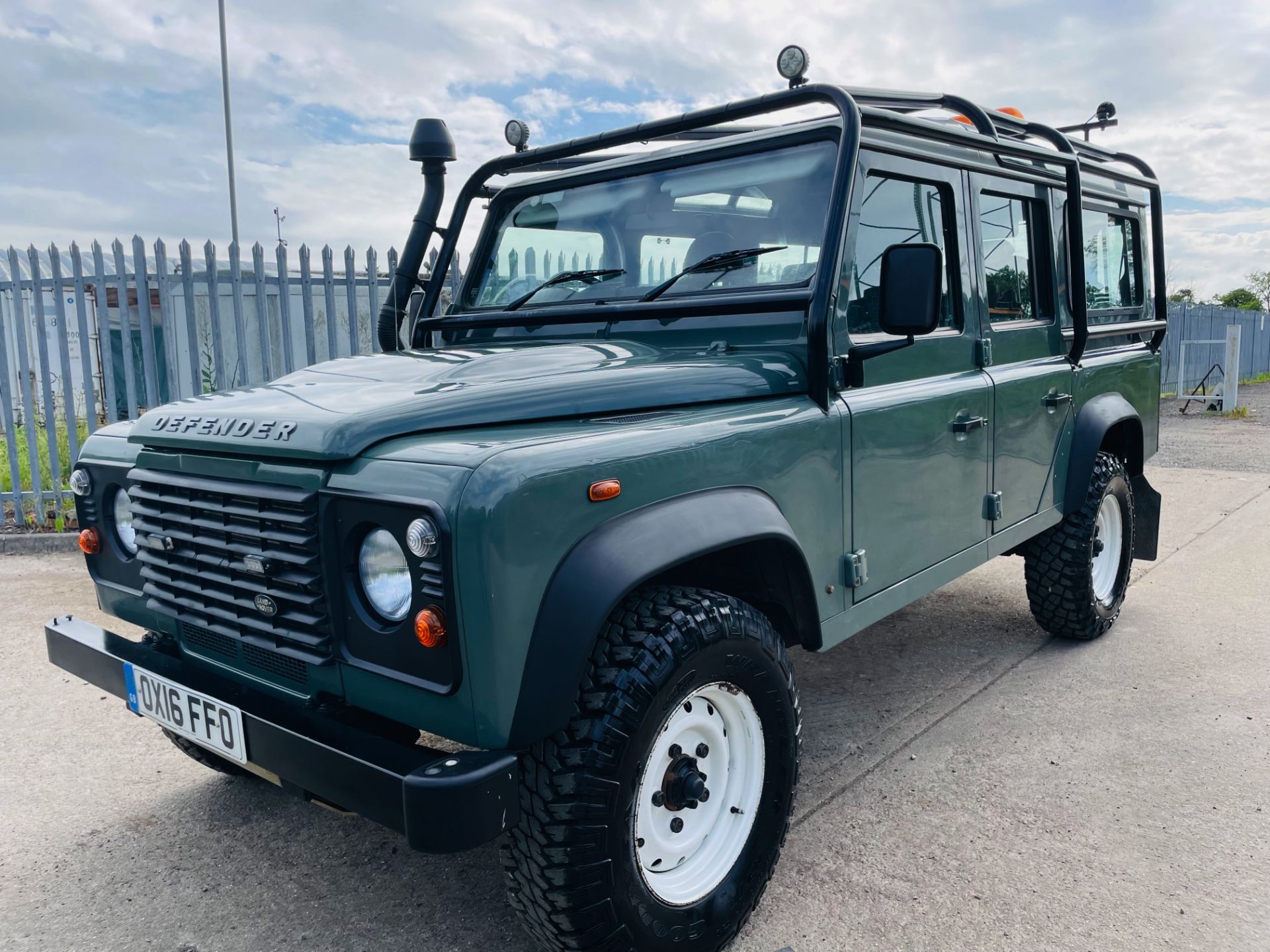 (Reserve Met) LAND ROVER DEFENDER 110 2.2TDCI COUNTY STATION WAGON (2016)1 OWNER -25K WITH HISTORY - Image 3 of 20