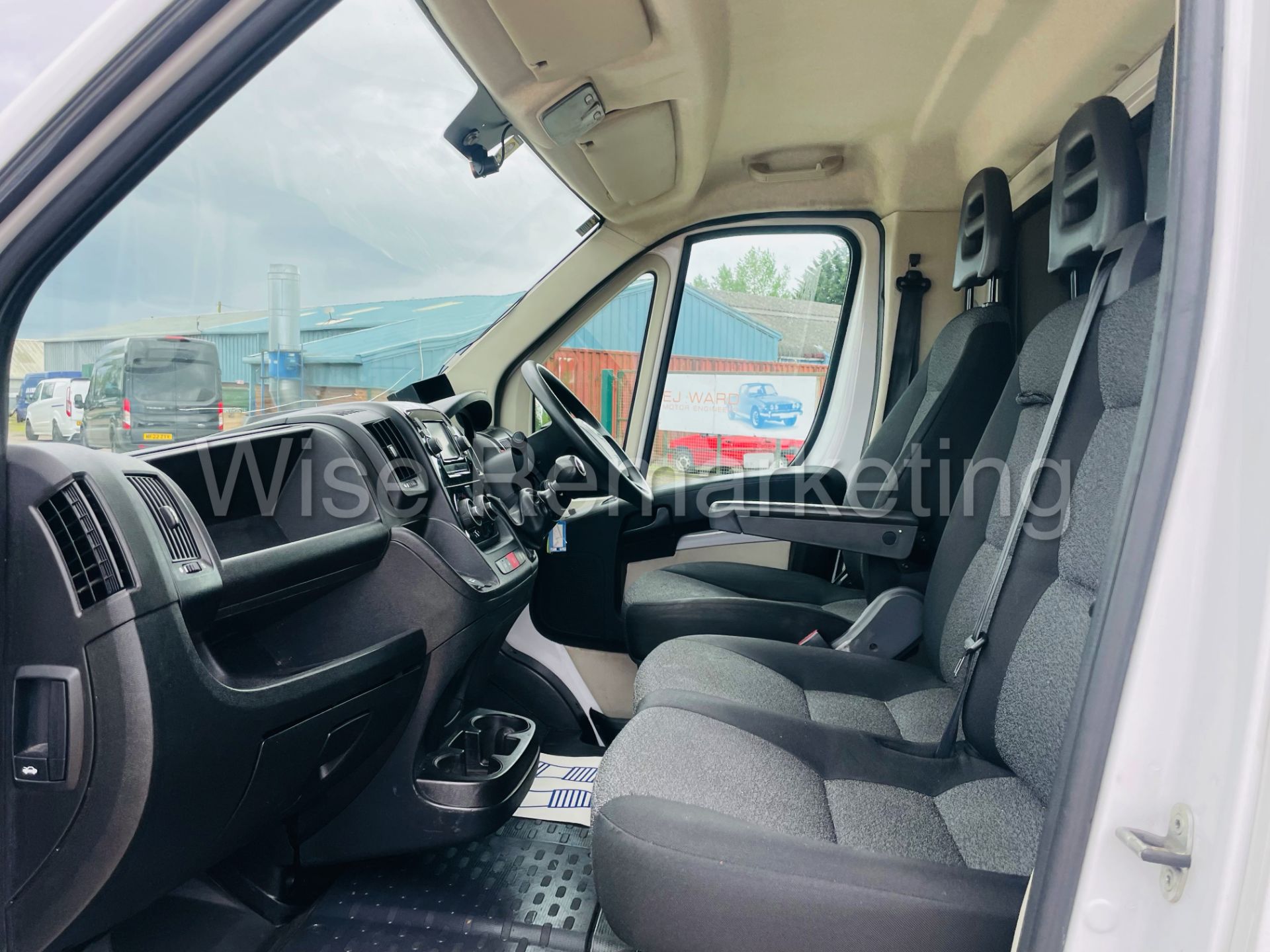 *Reserve Met* Fiat Ducato *LWB ~ Low Loader* (2020 ~ Euro 6 / U~LEZ) *Side Access / Tail lift* - Image 22 of 45