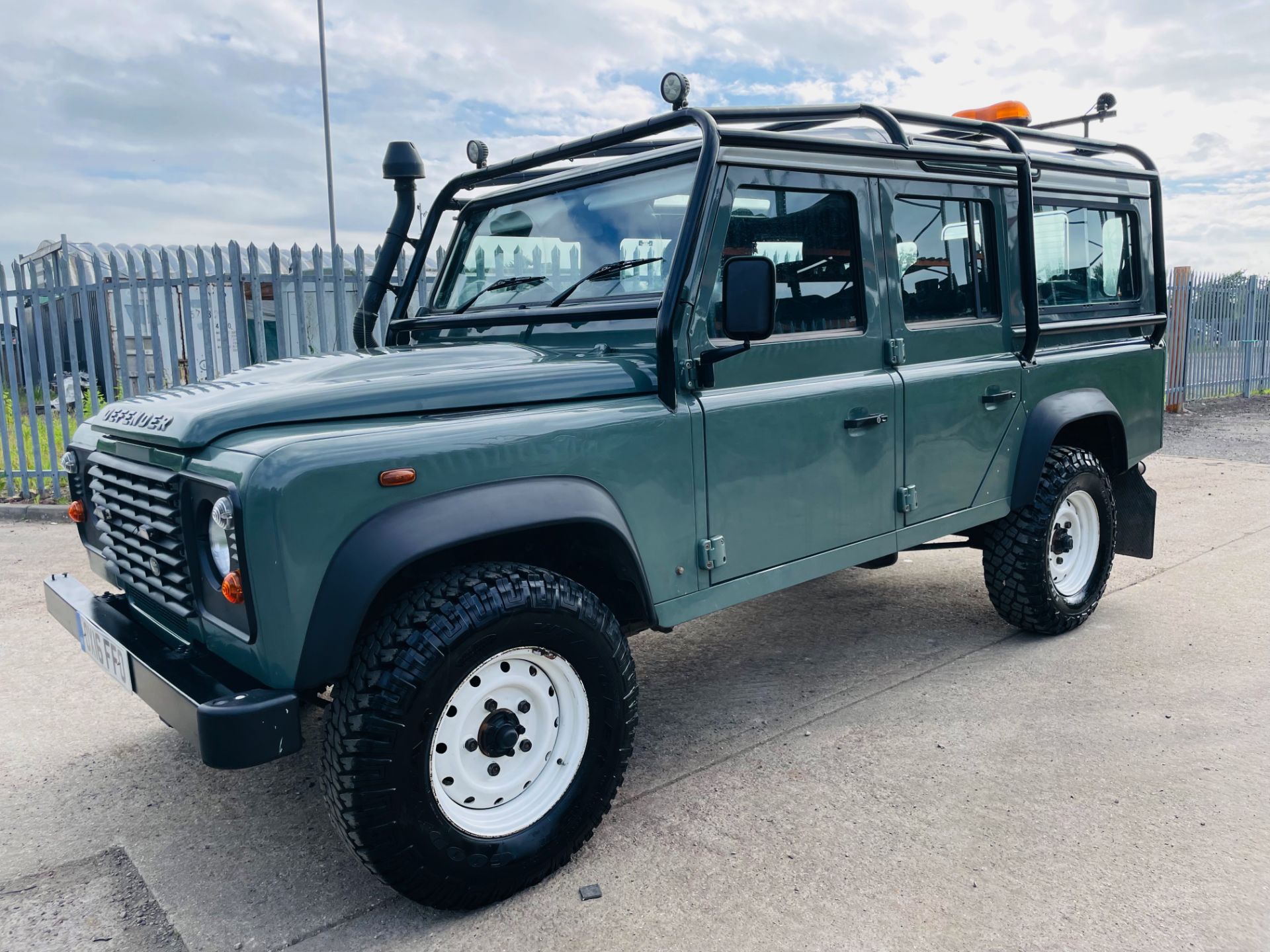(Reserve Met) LAND ROVER DEFENDER 110 2.2TDCI COUNTY STATION WAGON (2016)1 OWNER -25K WITH HISTORY - Image 2 of 20