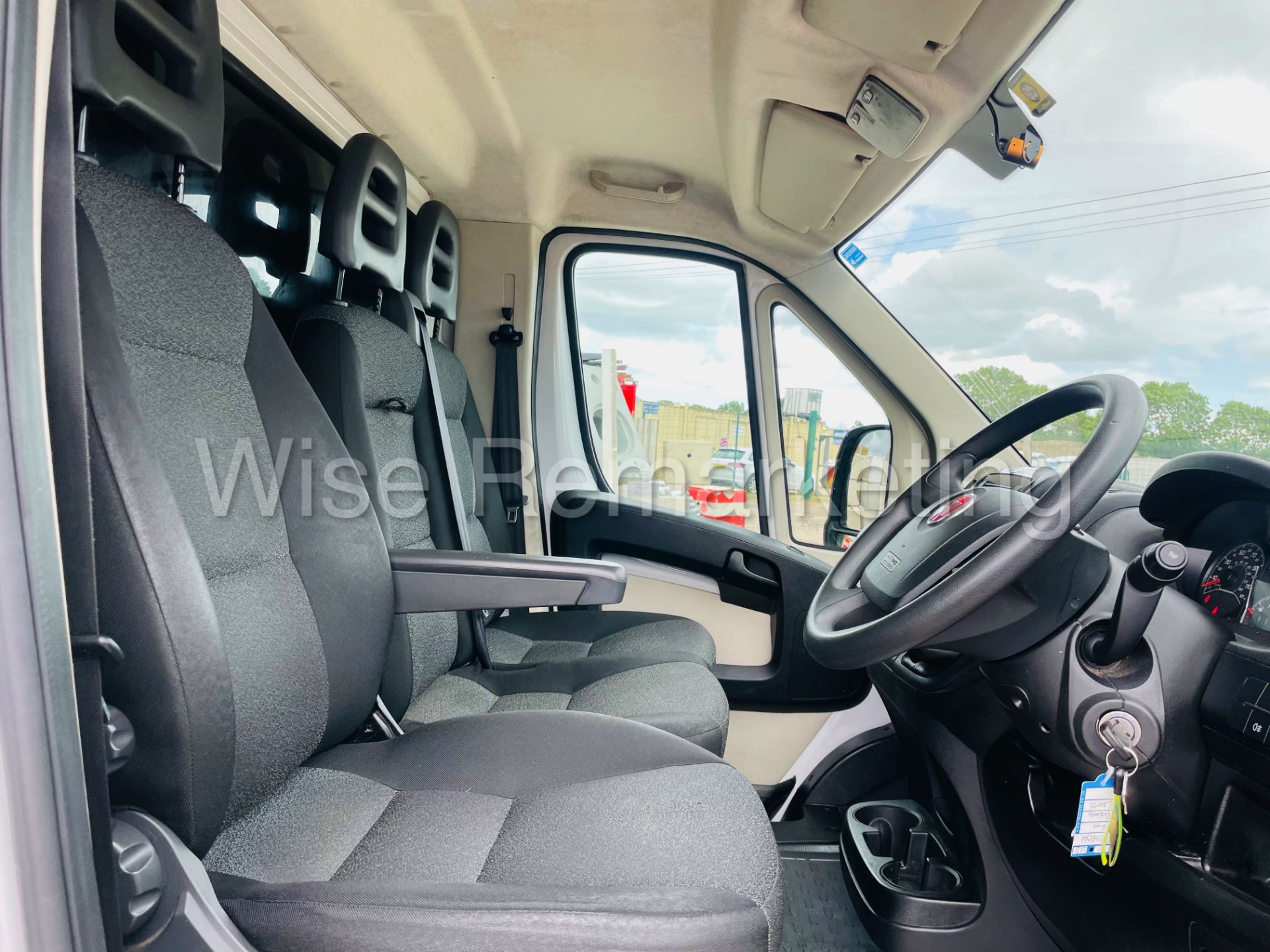 *Reserve Met* Fiat Ducato *LWB ~ Low Loader* (2020 ~ Euro 6 / U~LEZ) *Side Access / Tail lift* - Image 37 of 45