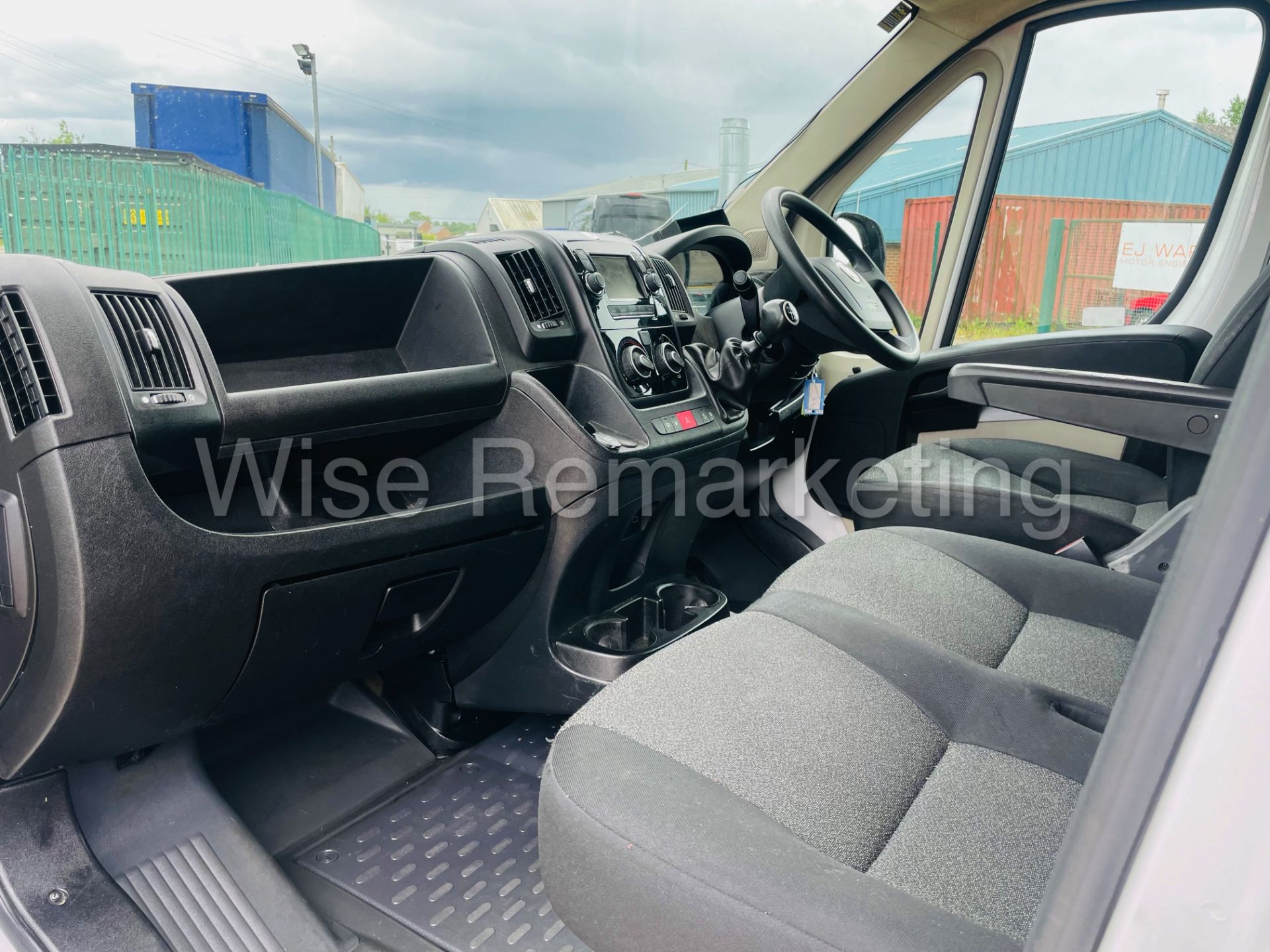 *Reserve Met* Fiat Ducato *LWB ~ Low Loader* (2020 ~ Euro 6 / U~LEZ) *Side Access / Tail lift* - Image 21 of 45