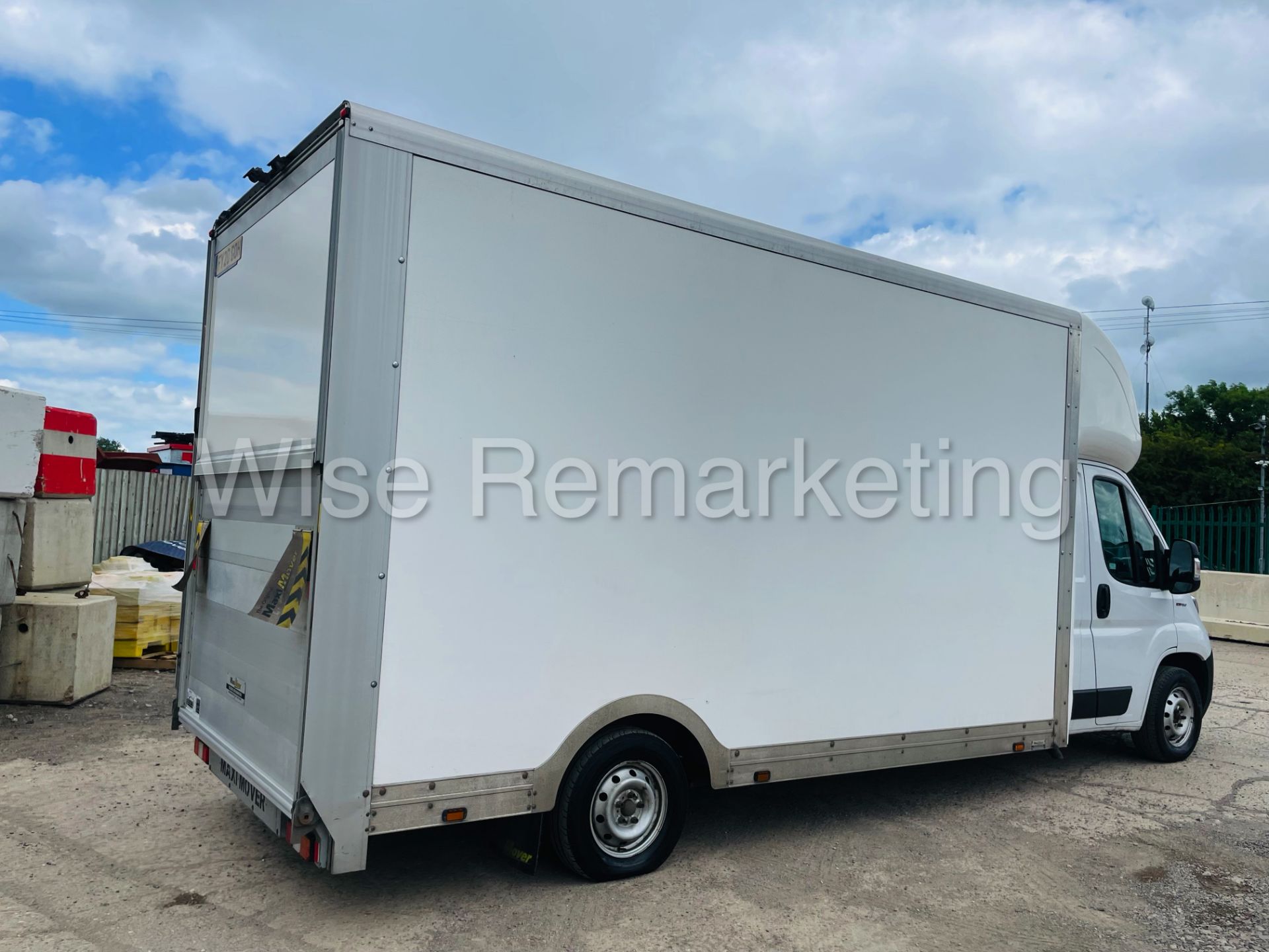 *Reserve Met* Fiat Ducato *LWB ~ Low Loader* (2020 ~ Euro 6 / U~LEZ) *Side Access / Tail lift* - Image 9 of 45