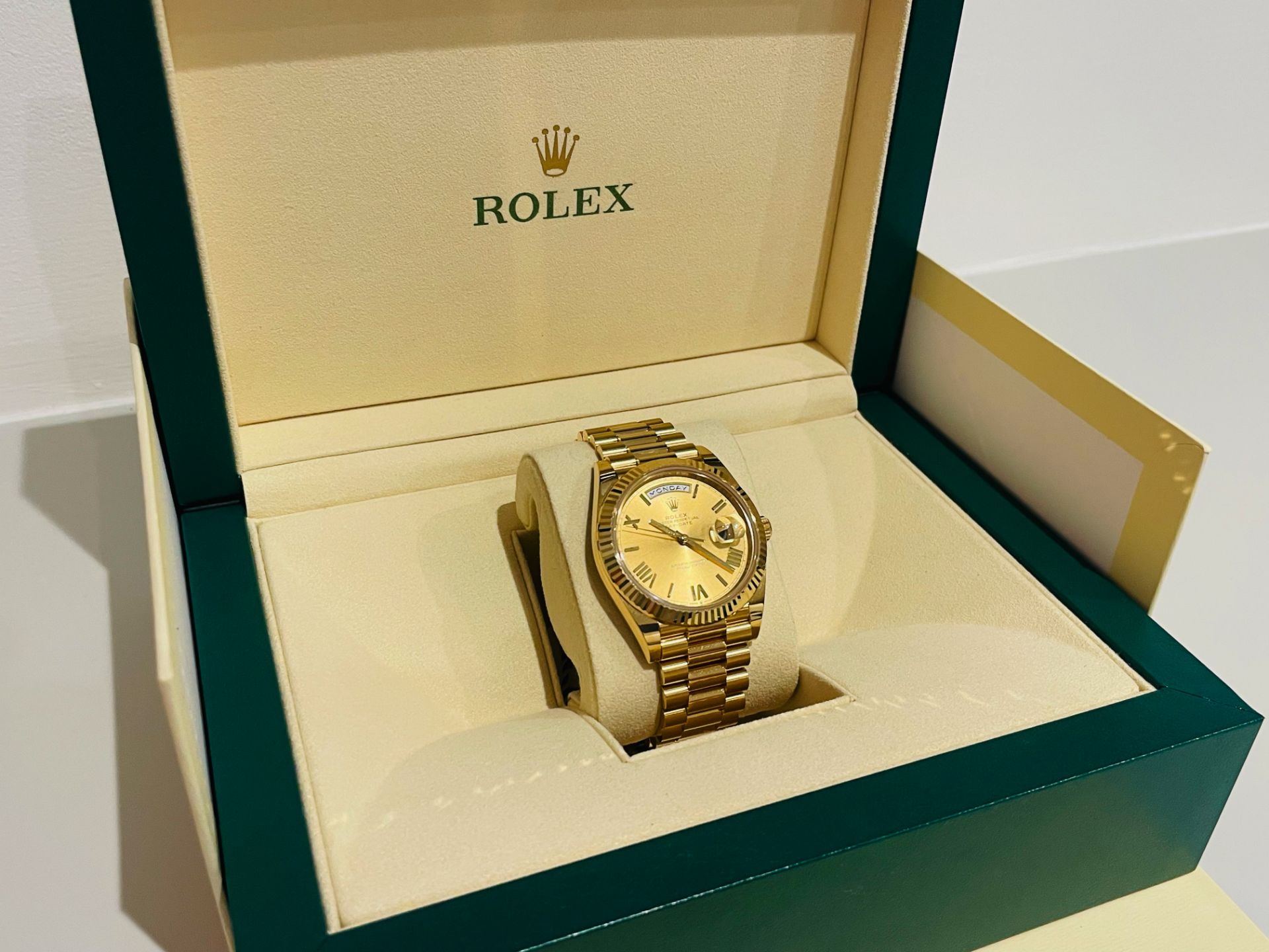 ROLEX DAY-DATE 40MM *18CT GOLD* (2022 NEW / UNWORN) CHAMPAGNE DIAL -PRESIDENT BRACELET - Image 9 of 16