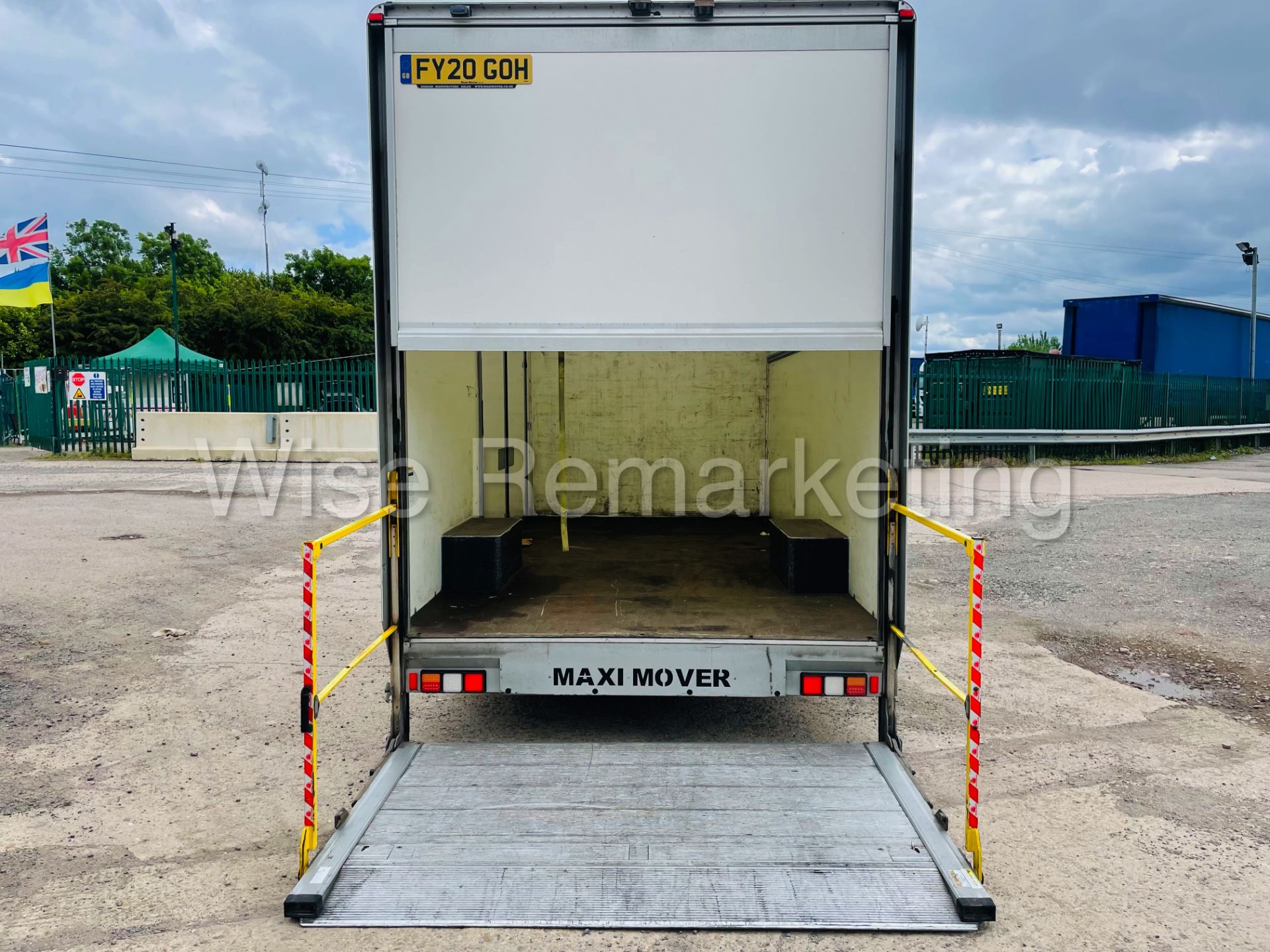 *Reserve Met* Fiat Ducato *LWB ~ Low Loader* (2020 ~ Euro 6 / U~LEZ) *Side Access / Tail lift* - Image 25 of 45