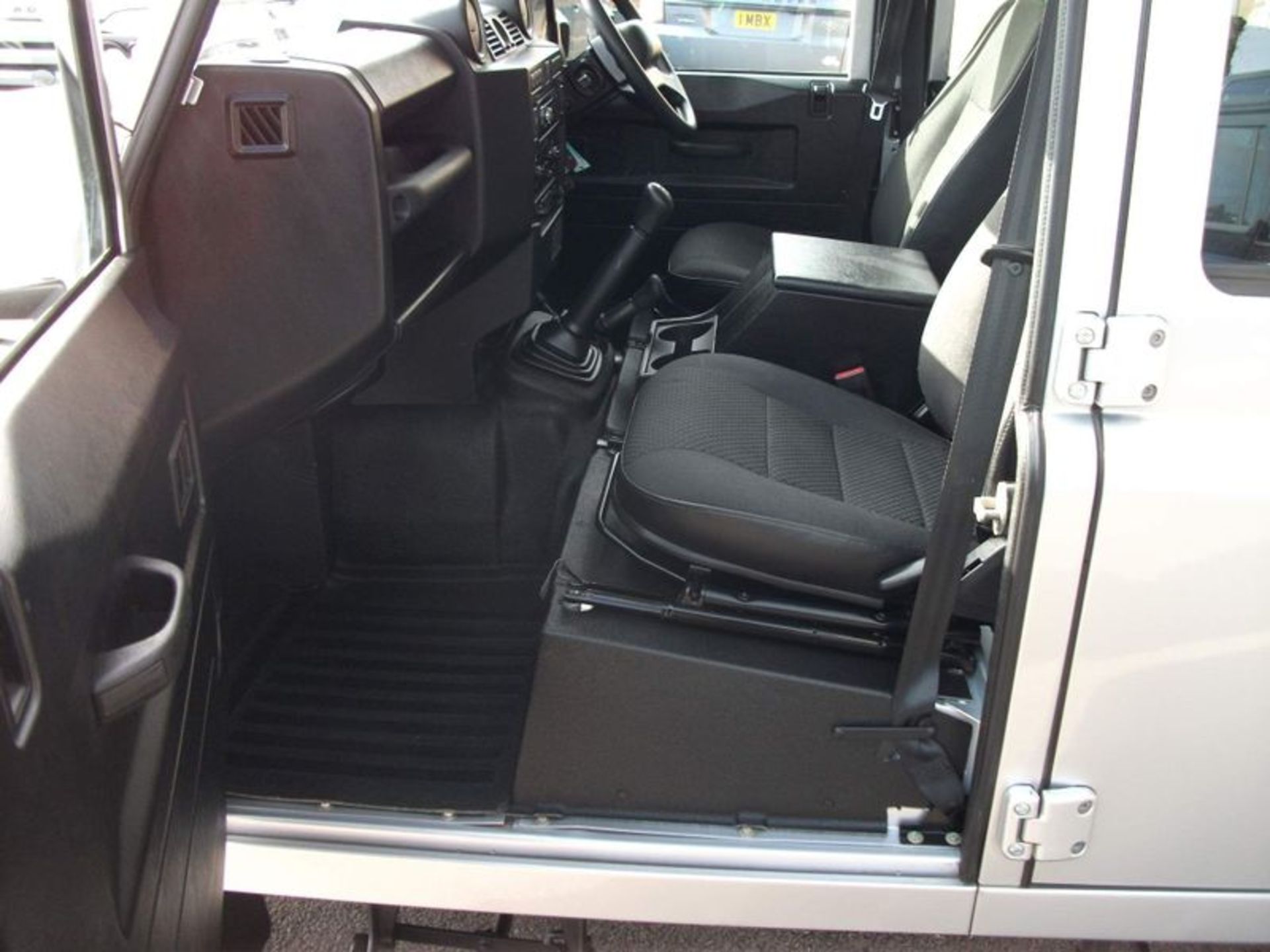 Reserve Met - Land Rover Defender 110 "7 Seater Station Wagon" (14 Reg) 1 Owner - Only 22000 Miles - Image 8 of 11