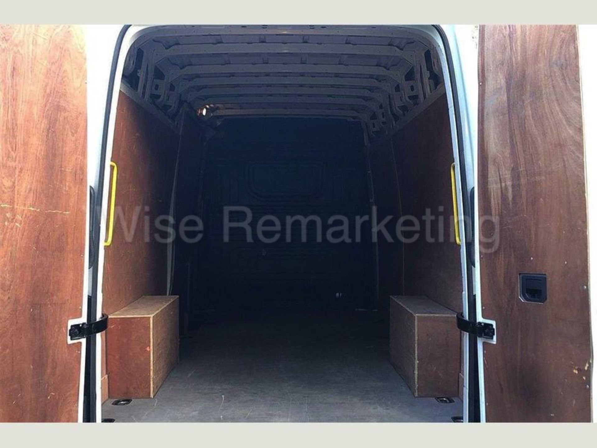 (Reserve Met) Volkswagen Crafter CR35 2.0 Tdi 'Bluemotion' *LWB High Roof* (2018 - Facelift Model) - Image 9 of 11