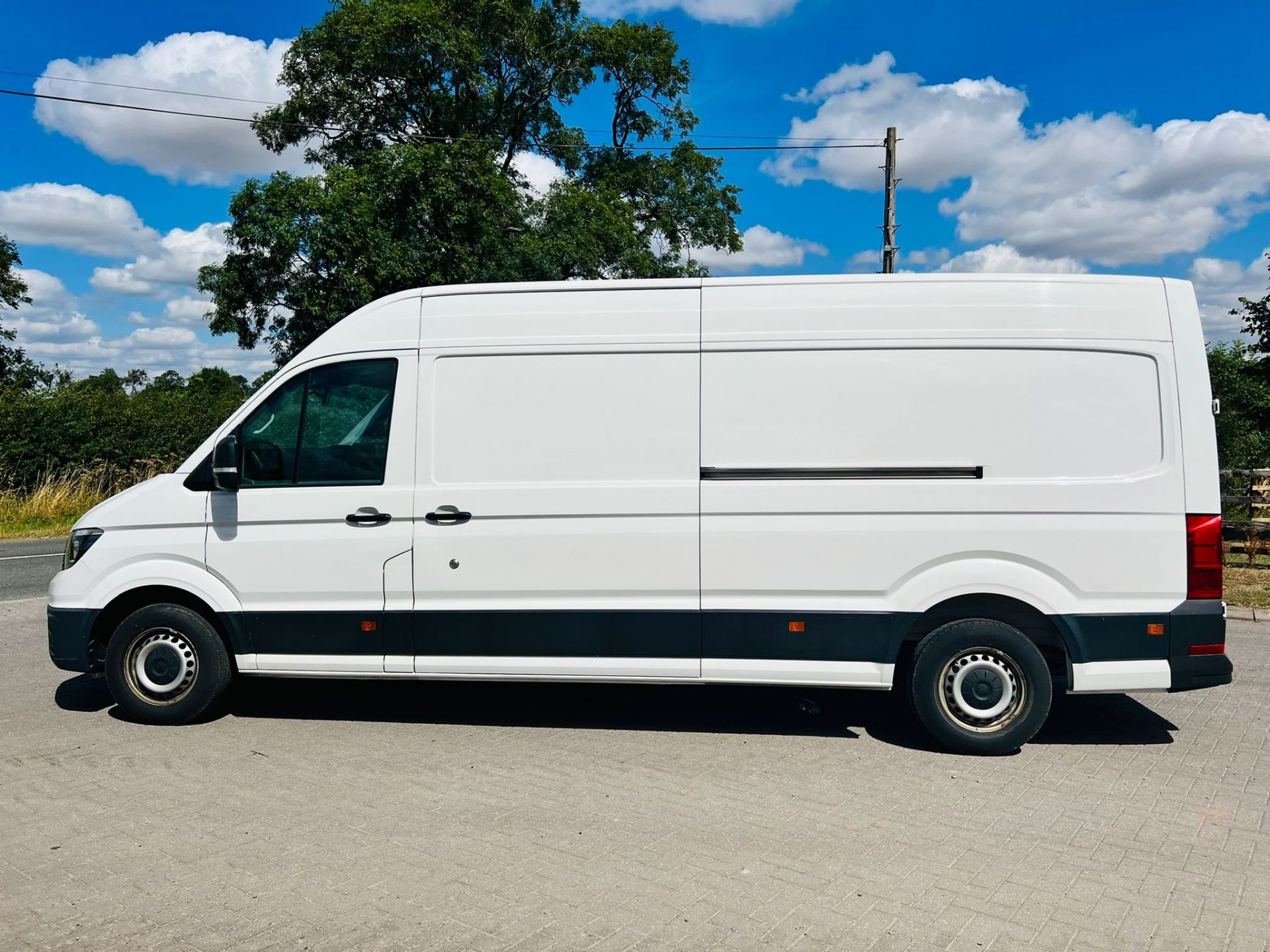 (Reserve Met) VOLKSWAGEN CRAFTER 2.0TDI CR35 BLUEMOTION LWB L3 H3 - 2018 MODEL -EURO6 - NEW SHAPE - Image 9 of 20