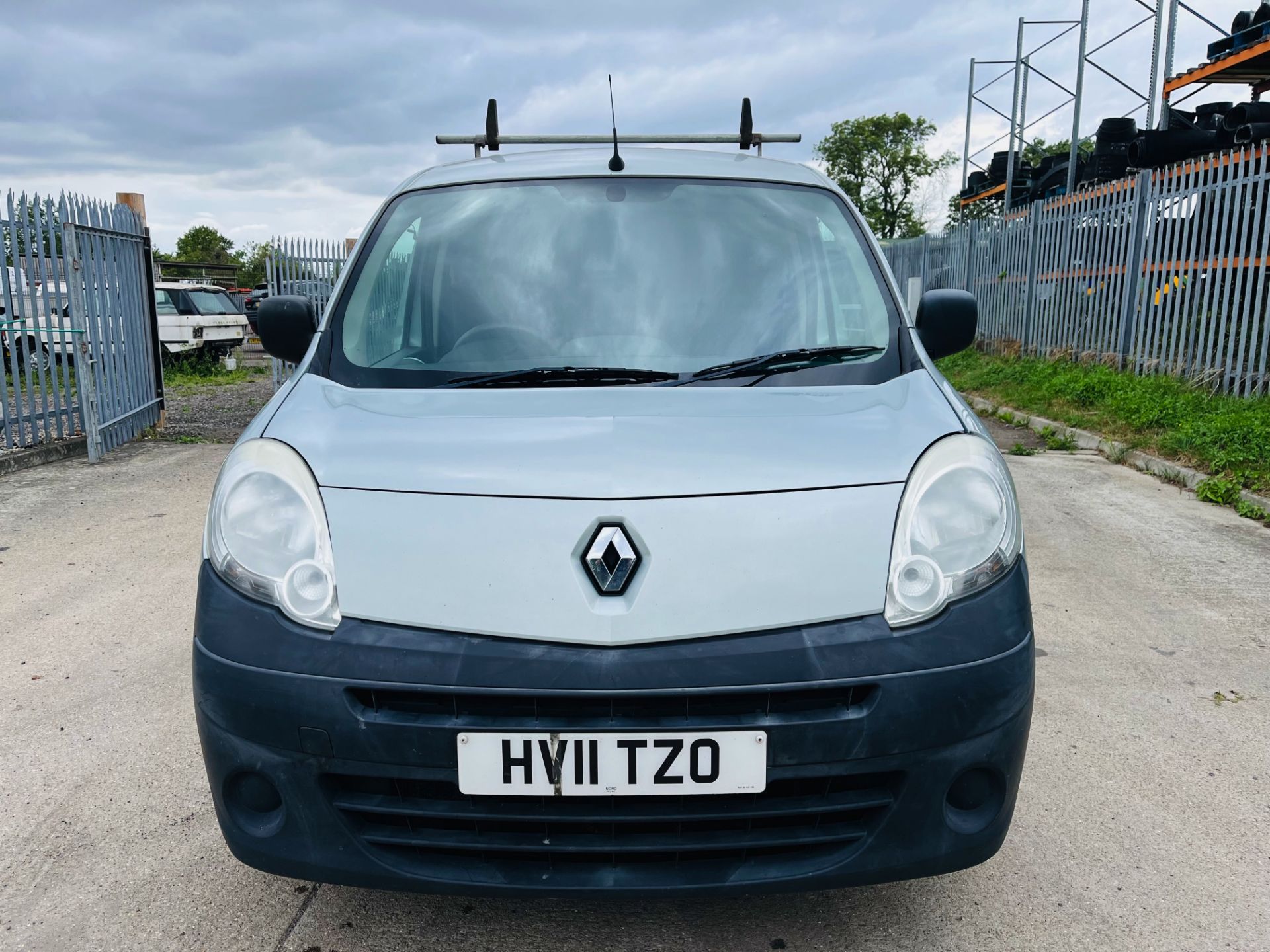 (Reserve Met) Renault Kangoo dci "Maxi Plus" 11reg - Rare and hard to find a Maxi Plus model -No Vat - Image 4 of 18
