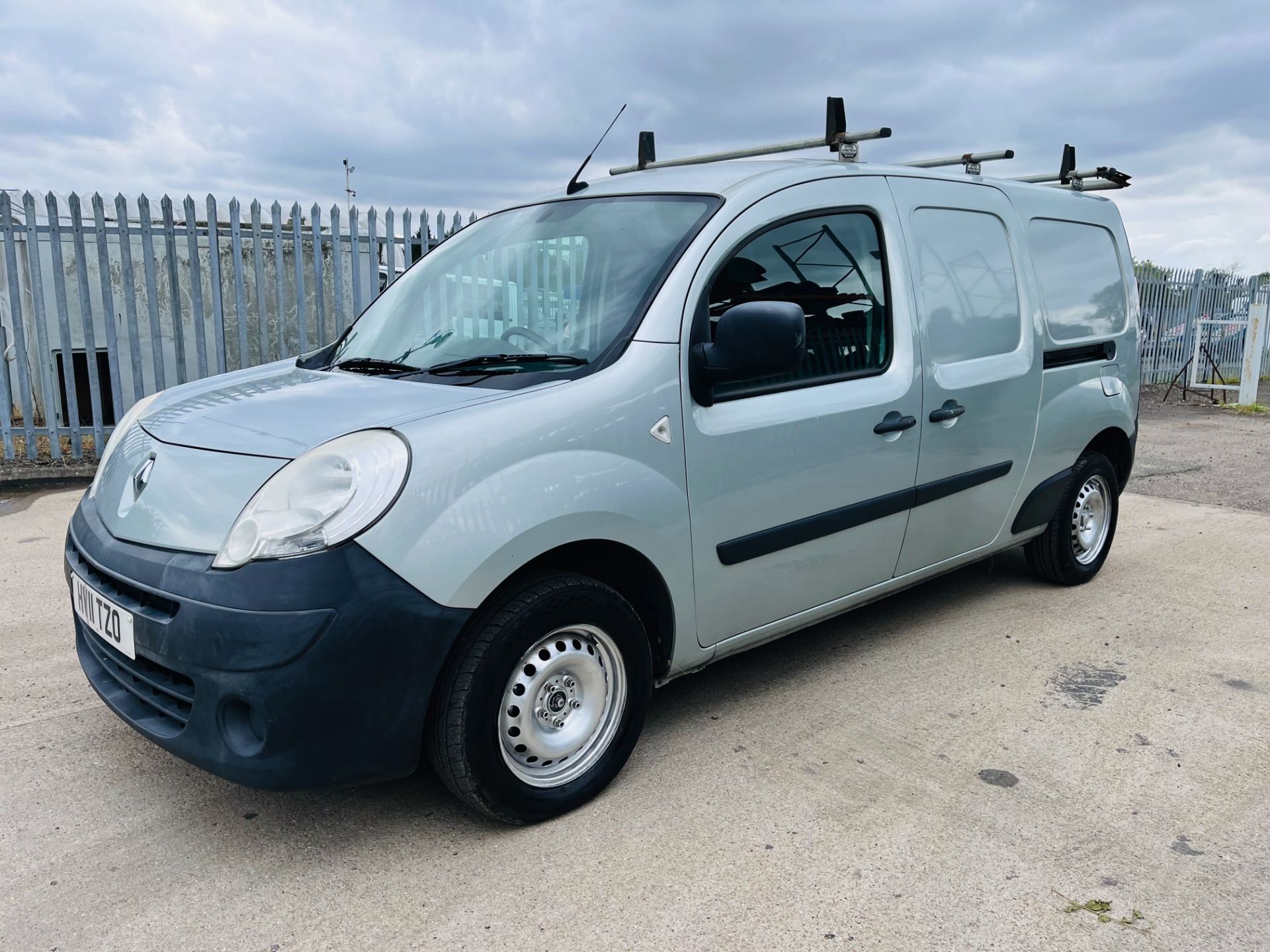 (Reserve Met) Renault Kangoo dci "Maxi Plus" 11reg - Rare and hard to find a Maxi Plus model -No Vat - Image 6 of 18