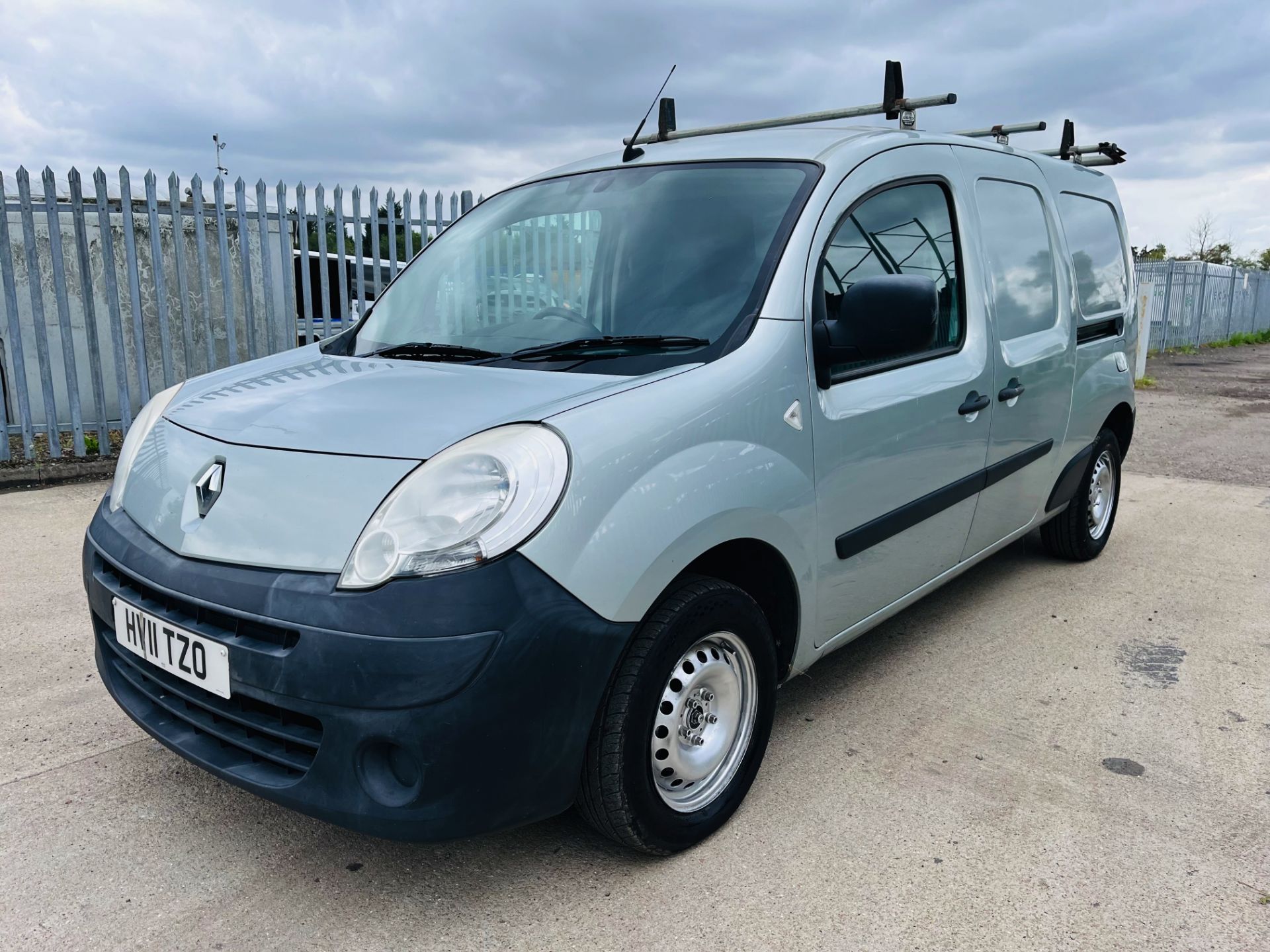 (Reserve Met) Renault Kangoo dci "Maxi Plus" 11reg - Rare and hard to find a Maxi Plus model -No Vat - Image 5 of 18