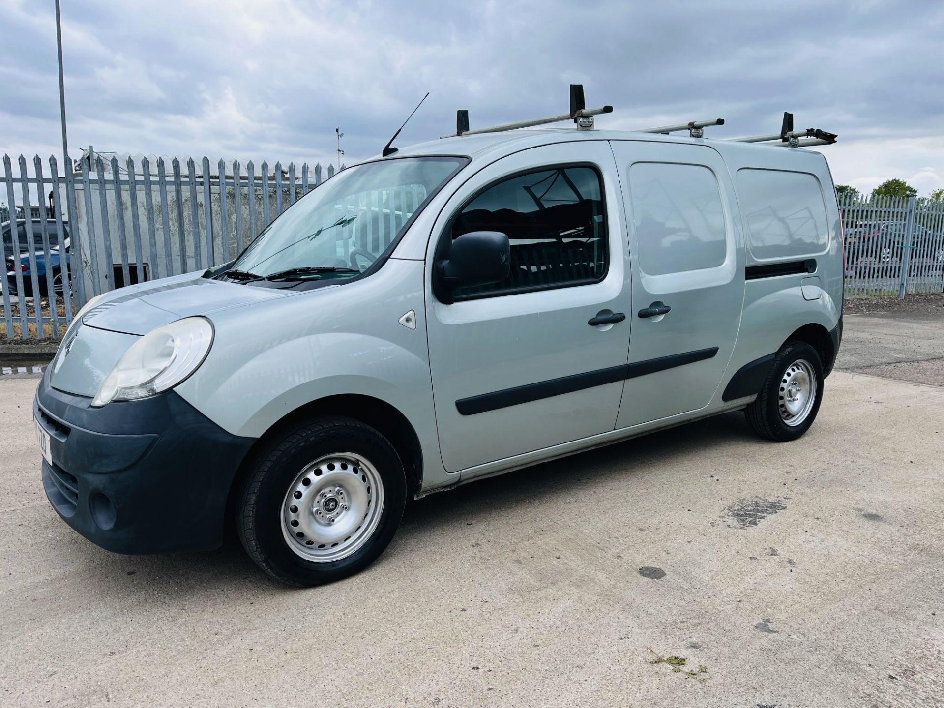 (Reserve Met) Renault Kangoo dci "Maxi Plus" 11reg - Rare and hard to find a Maxi Plus model -No Vat - Image 7 of 18