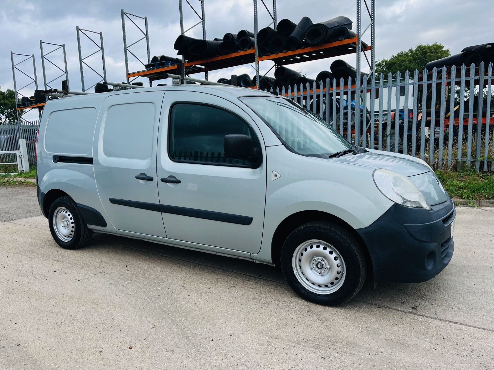 (Reserve Met) Renault Kangoo dci "Maxi Plus" 11reg - Rare and hard to find a Maxi Plus model -No Vat - Image 2 of 18