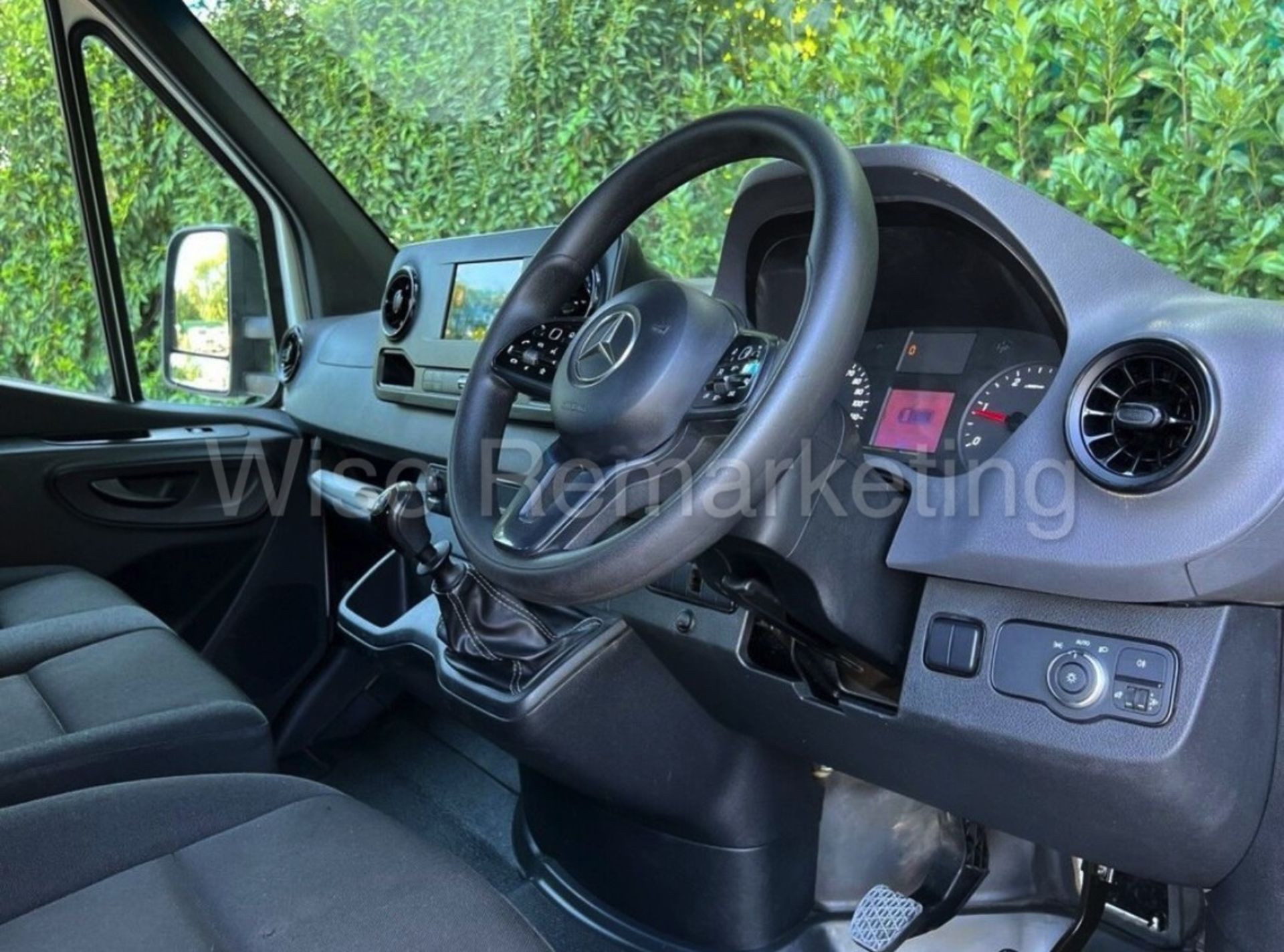 (RESERVE MET) Mercedes Sprinter 314 Cdi *3500 KG - D/Cab Tipper* (2019 ~ Euro 6 / U-LEZ) - Image 9 of 14