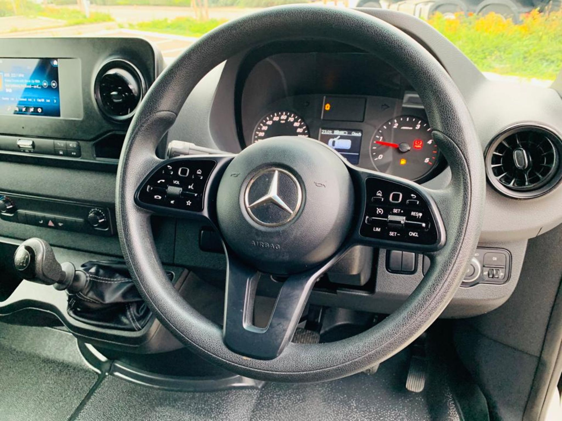 Mercedes Sprinter 314CDI MWB Hi Roof - 2019 Model - Service History - Euro 6 - AIR CON - ONLY 101K - Image 5 of 11