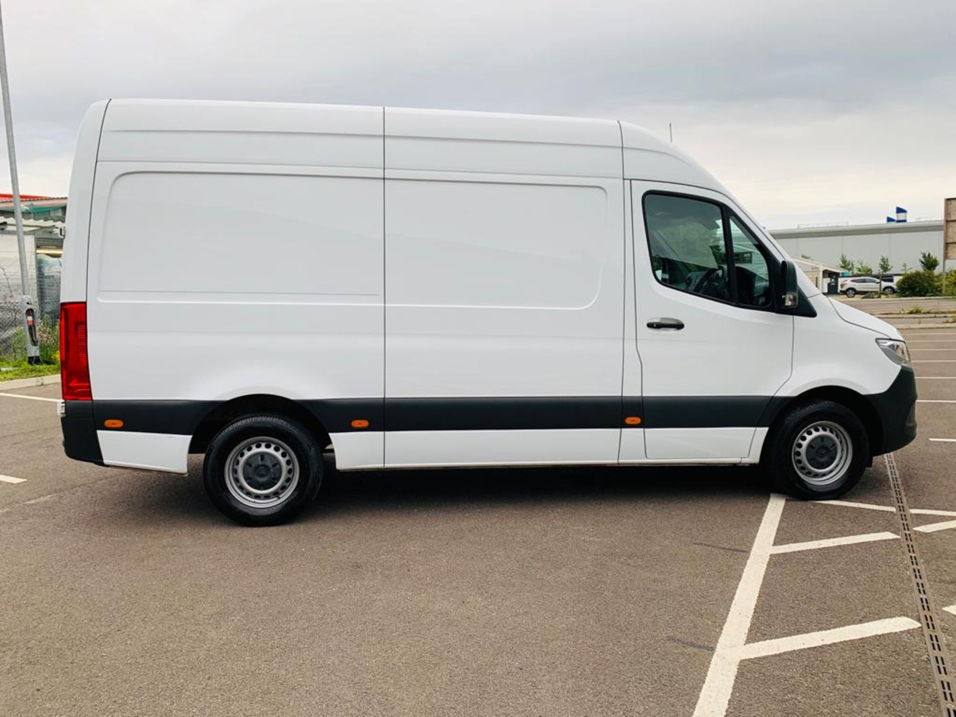 Mercedes Sprinter 314CDI MWB Hi Roof - 2019 Model - Service History - Euro 6 - AIR CON - ONLY 101K - Image 3 of 11