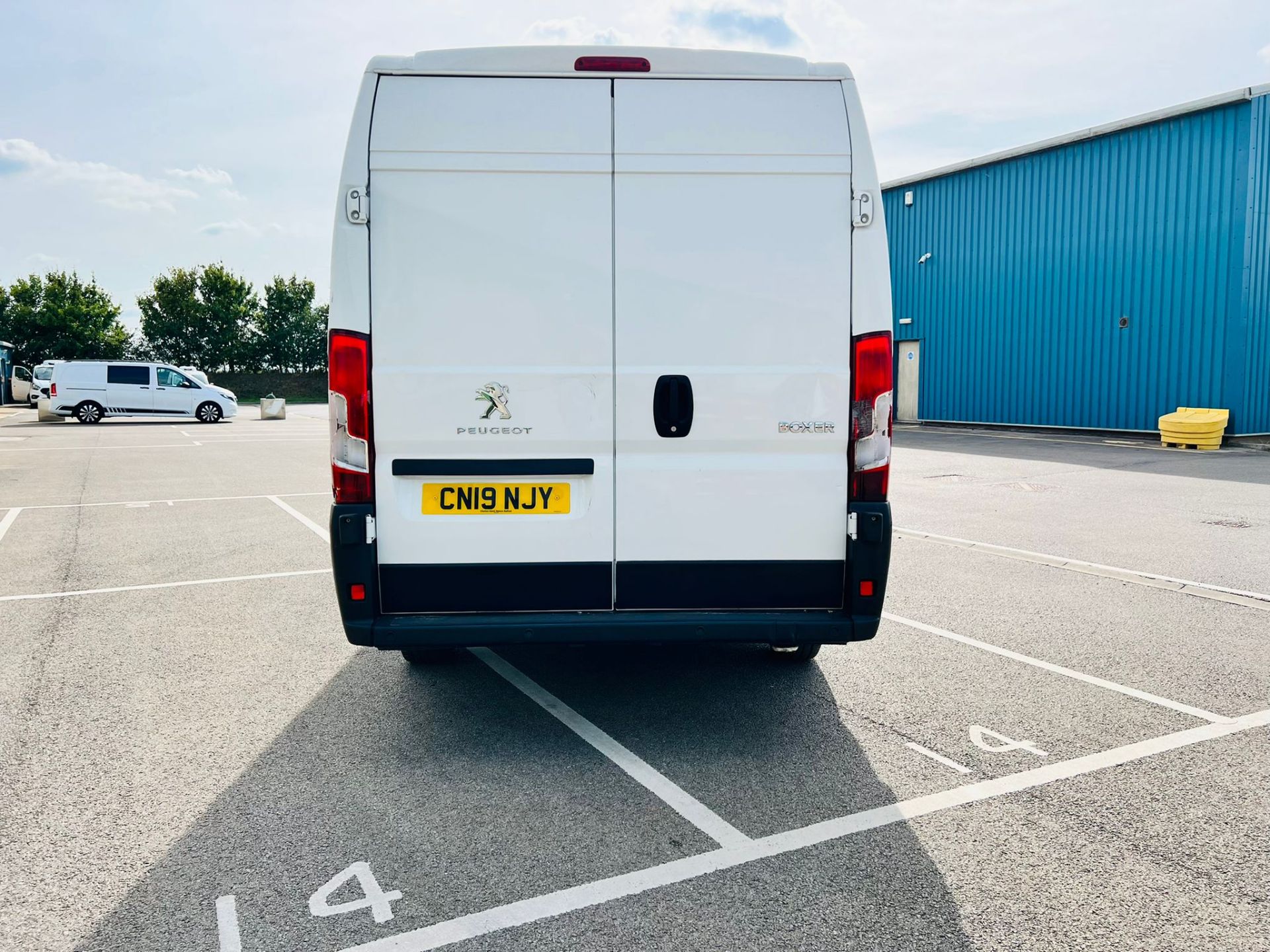 PEUGEOT BOXER 2.0 BLUE-HDI MAXI L4H2 XLWB (2019 19REG) AIRCON- SAT NAV-EURO 6 - 47K FSH - Image 6 of 22