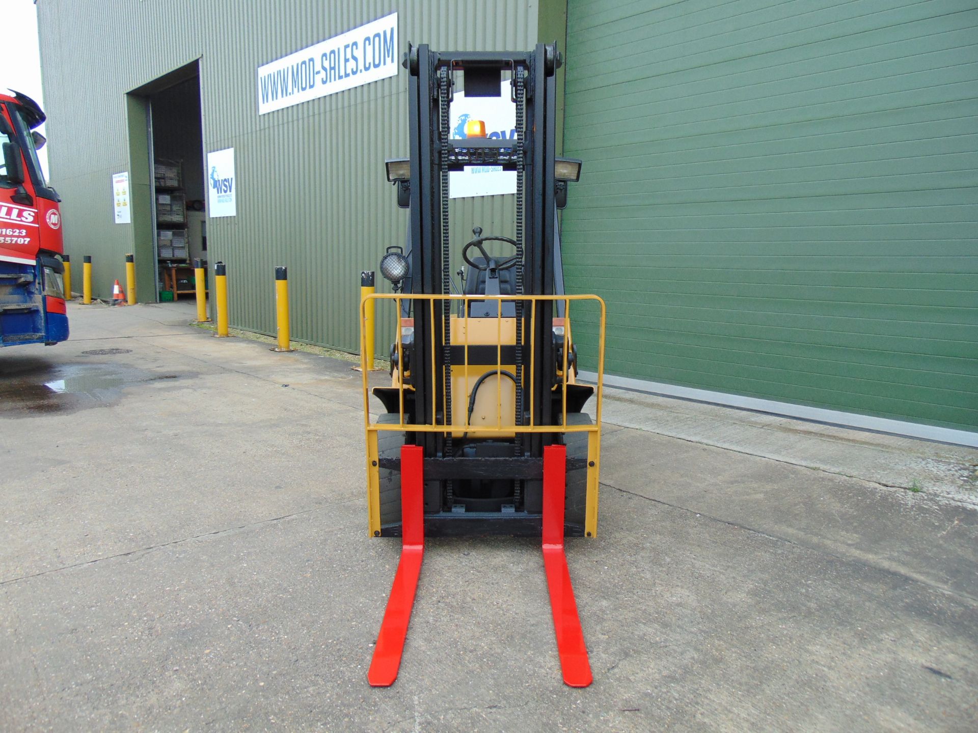 Hyster H2.00XL Counter Balance Diesel Forklift ONLY 4,812 HOURS! - Image 2 of 24