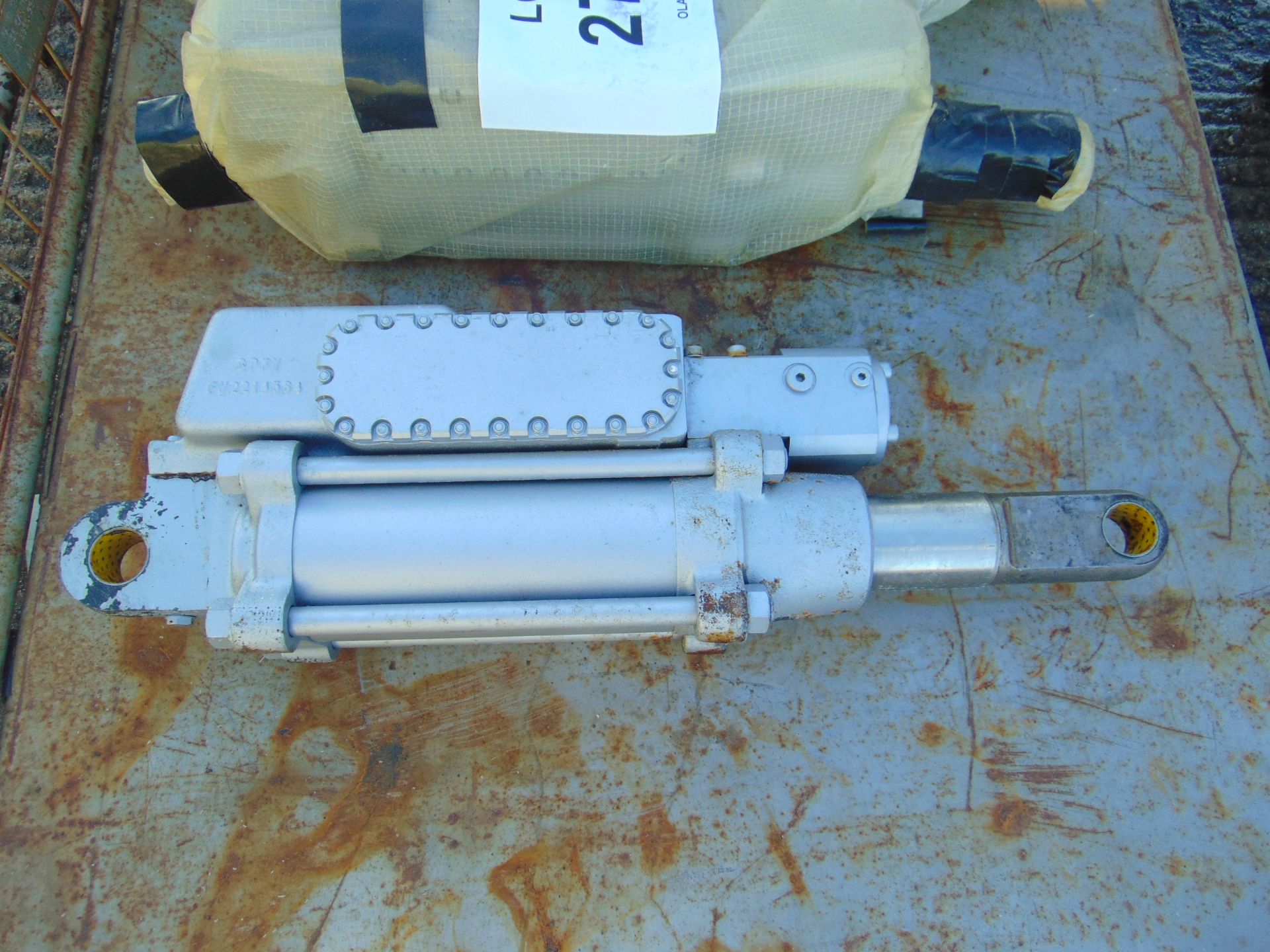 3 x Unissued Hydraulic Acvator Rams - Image 3 of 3