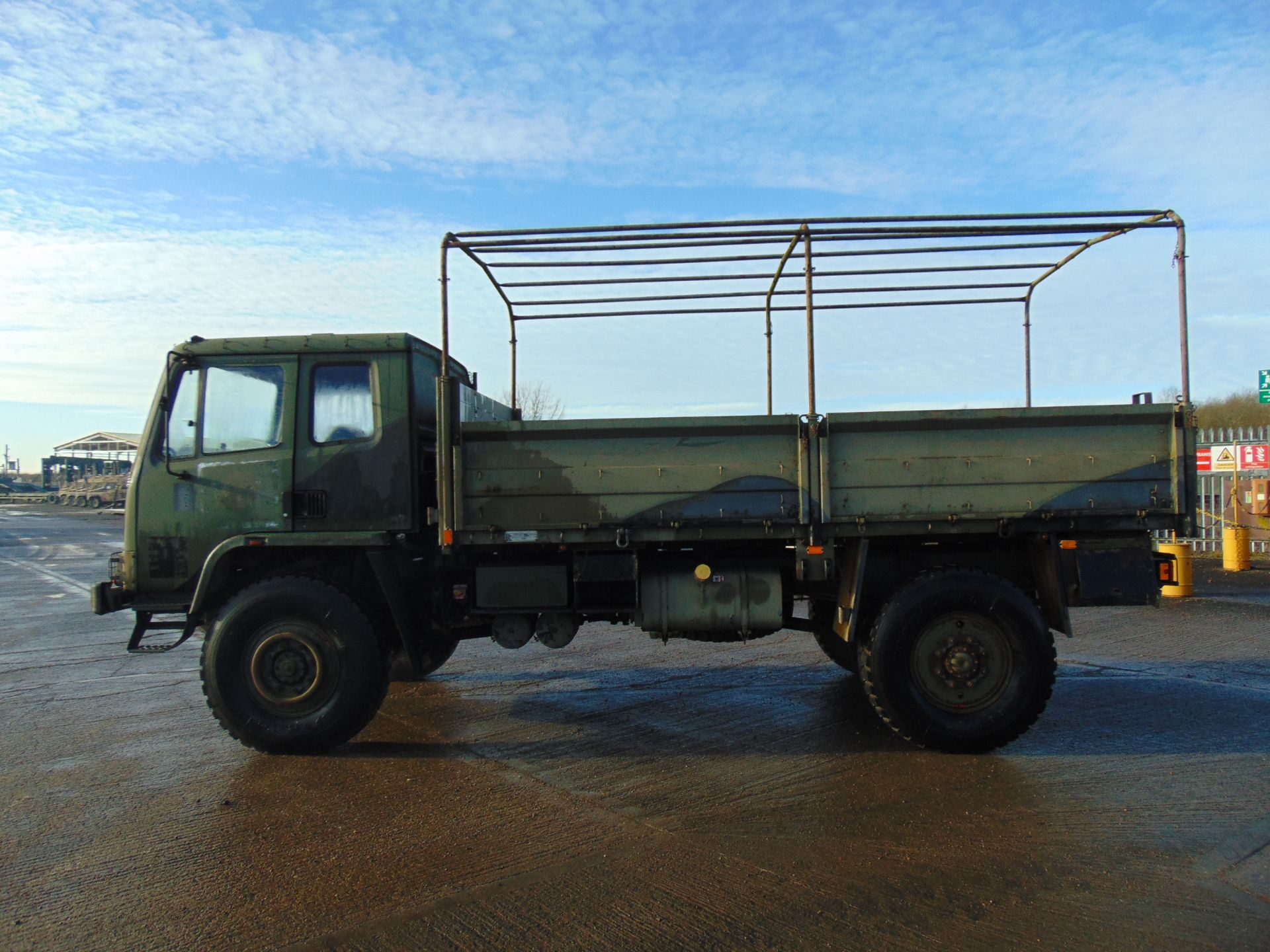 Leyland Daf 45/150 4 x 4 fitted with Hydraulic Winch ( operates Front and Rear ) - Image 4 of 26