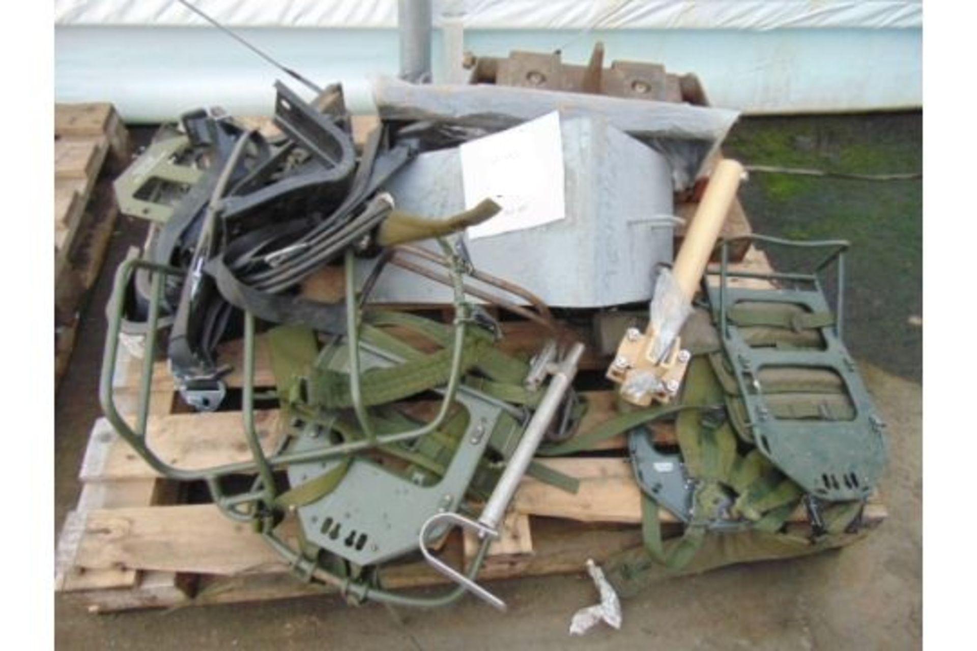 1X PALLET TANK TRACKS RADIO KITS, WHEEL CHOCKS ETC - Image 3 of 3