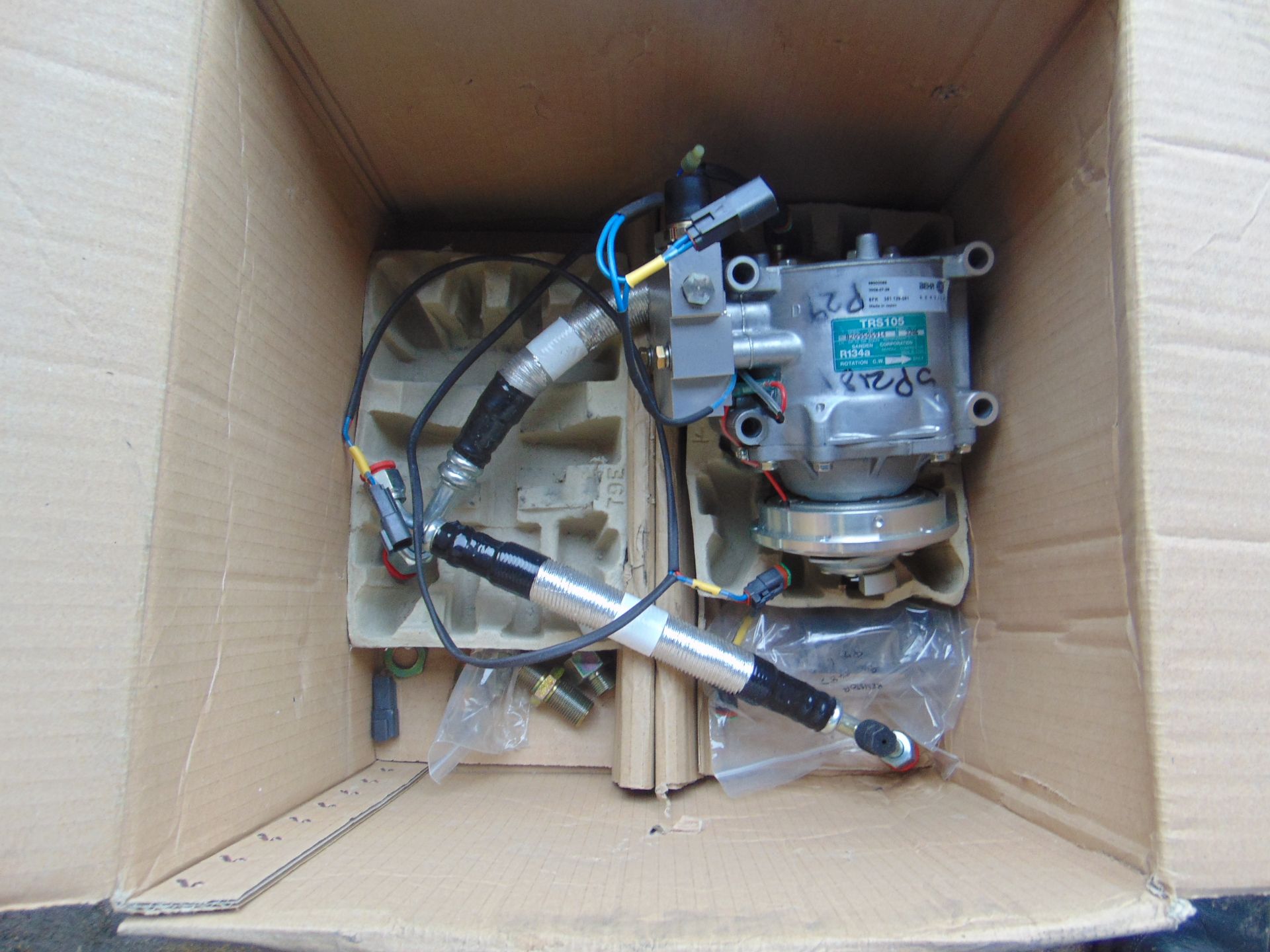 Sanden TRK 10 Vehicle Air Con Kit and Pump New and Unissued - Image 4 of 4