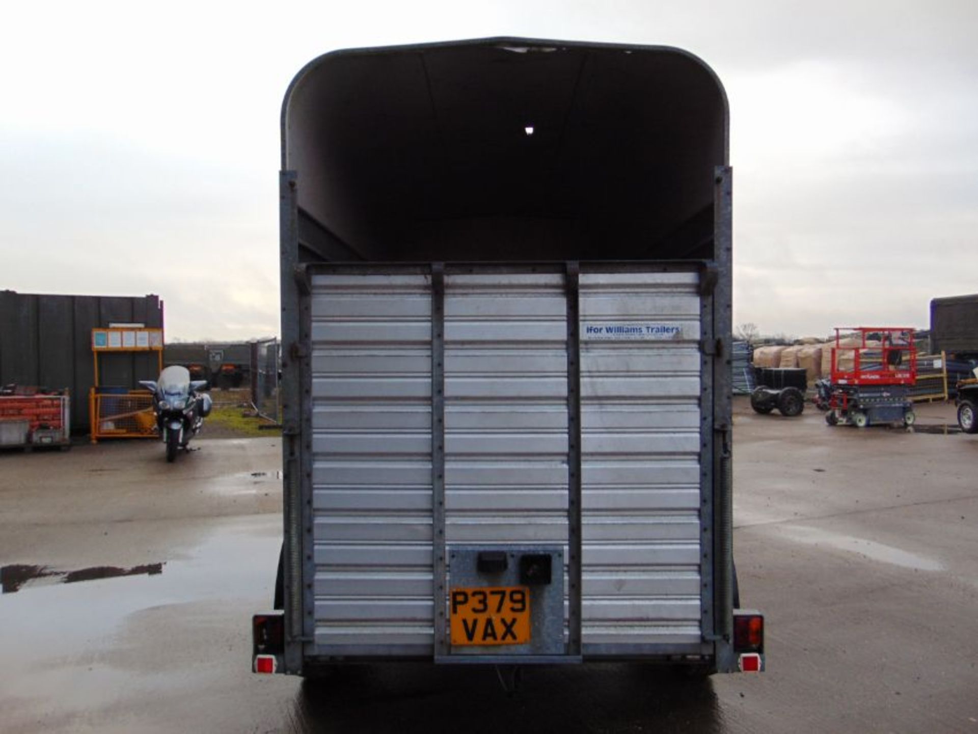 Ifor Williams TA5G Twin Axle Livestock Trailer - Image 8 of 17