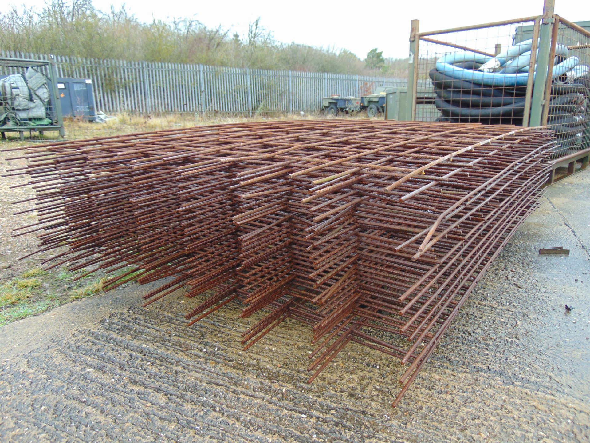 30 x Concrete Reinforcement Steel Mesh 2.4m x 1.6m 8mm Wires - Image 3 of 4