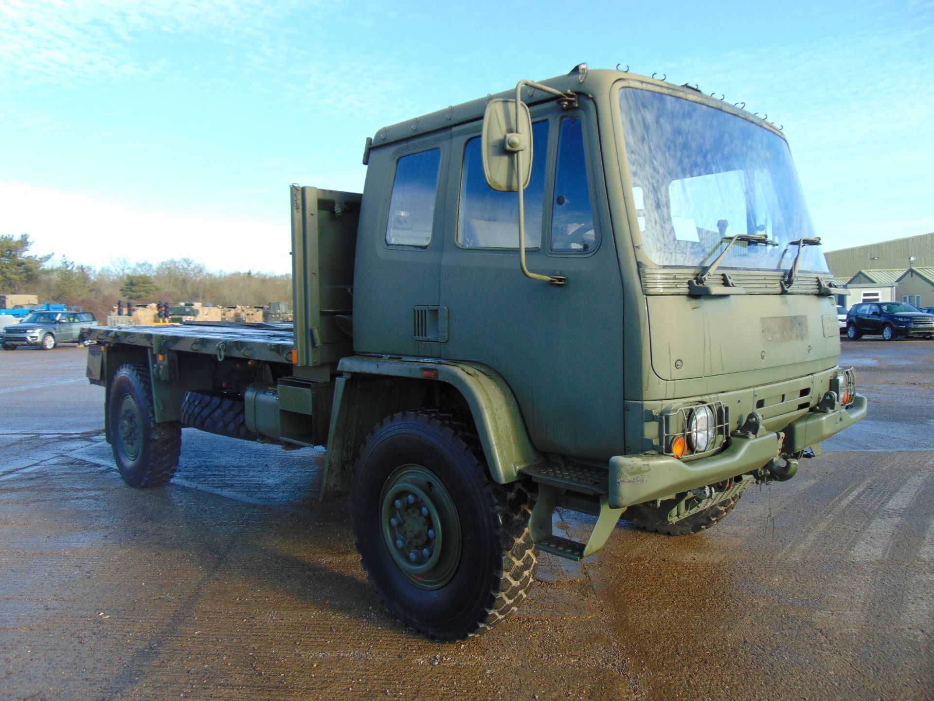 Leyland Daf 45/150 4 x 4 fitted with Hydraulic Winch ( operates Front and Rear )