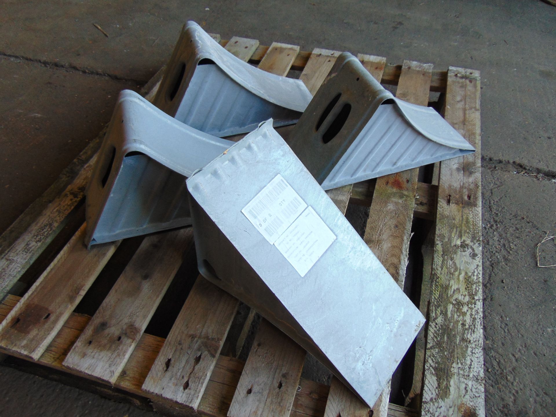 4 x Heavy Duty Wheel Chocks Unissued as shown - Image 3 of 4