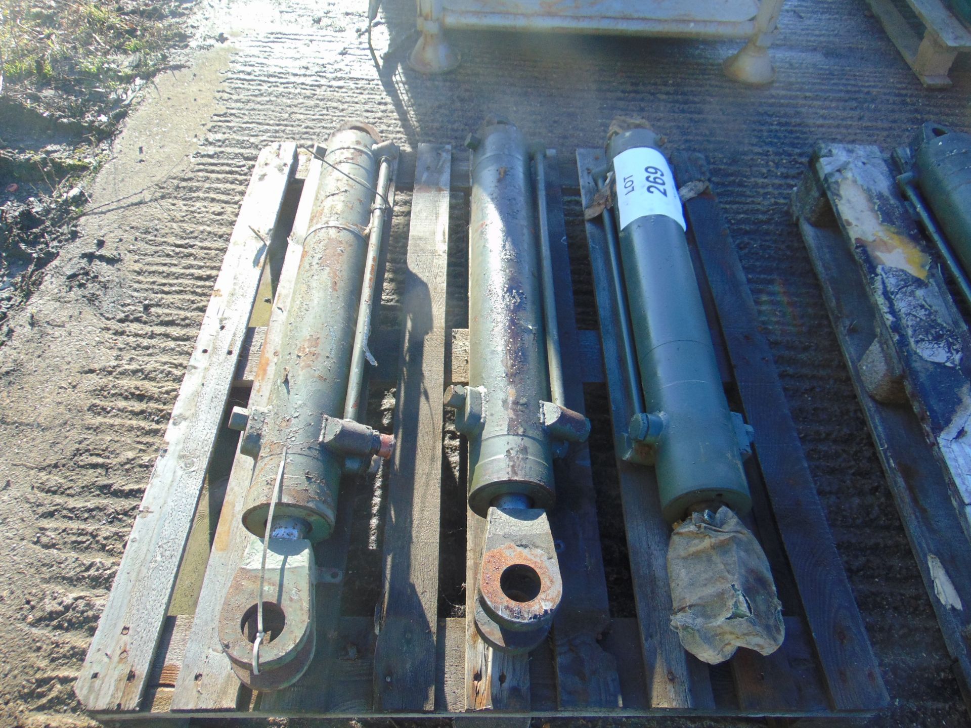 3 x 100cms Heavy Duty Hydraulic Boom Rams - Image 2 of 2