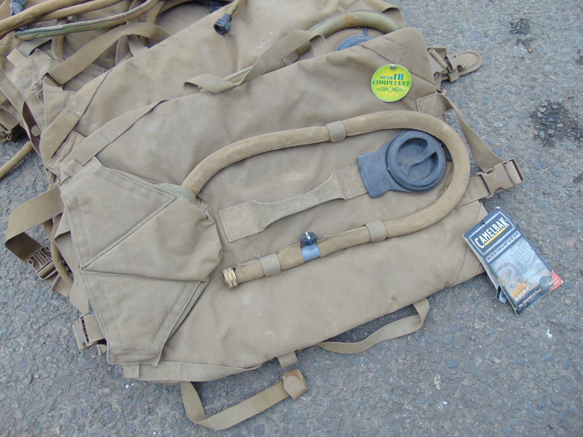 Q 6 x Camelbak Squadbak 25 L Litre Hydration Backpacks - Image 2 of 3