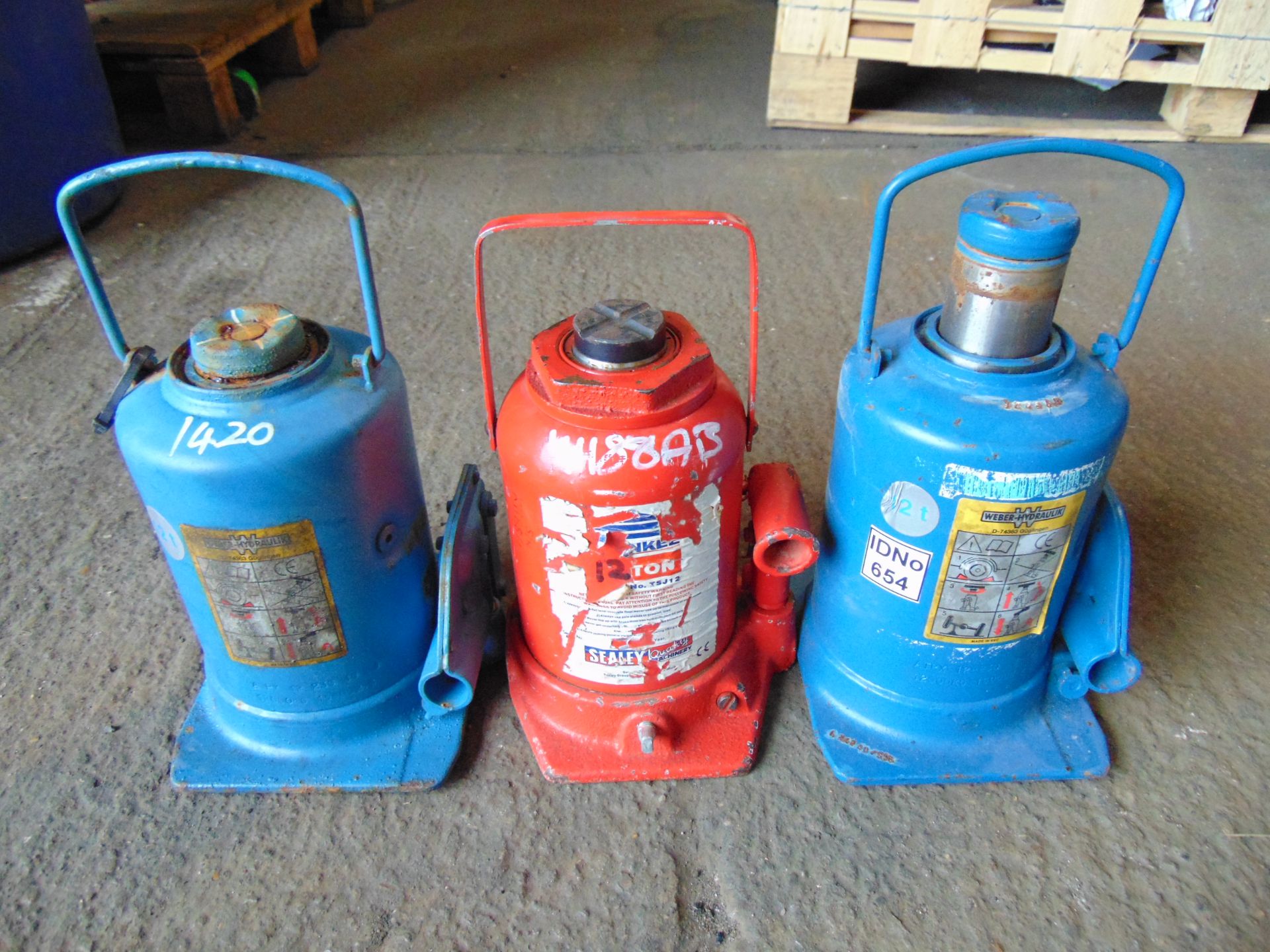 3 x 12 Tonne Hydraulic Bottle Jacks