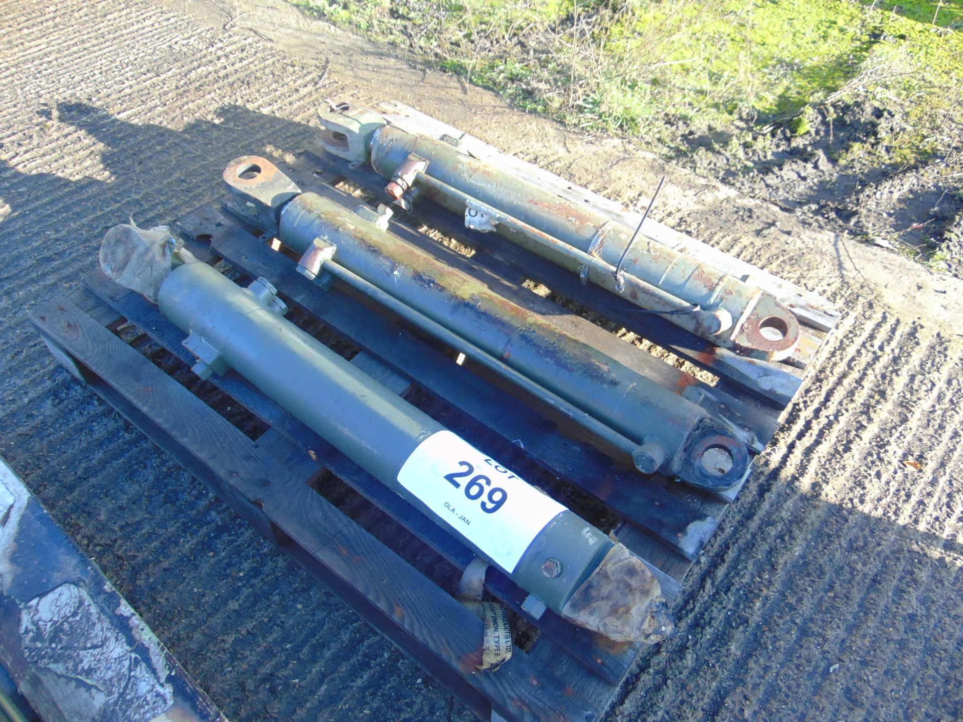 3 x 100cms Heavy Duty Hydraulic Boom Rams