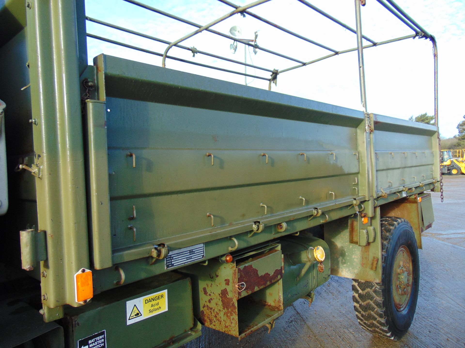 Left Hand Drive Leyland Daf 45/150 4 x 4 fitted with Hydraulic Winch ( operates Front and Rear ) - Image 9 of 27