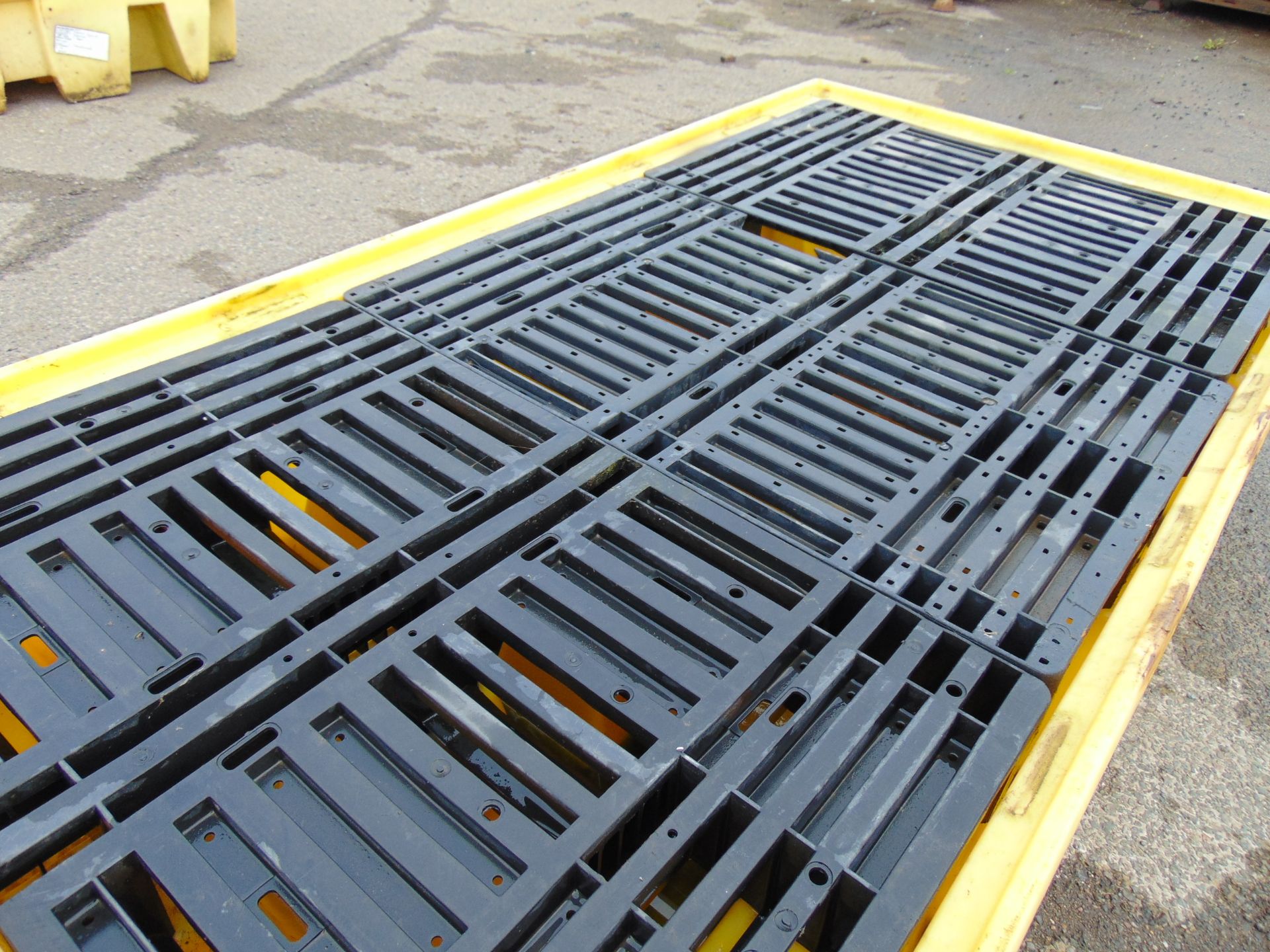 Double IBC Container 1100L Spill Pallet - Image 4 of 5